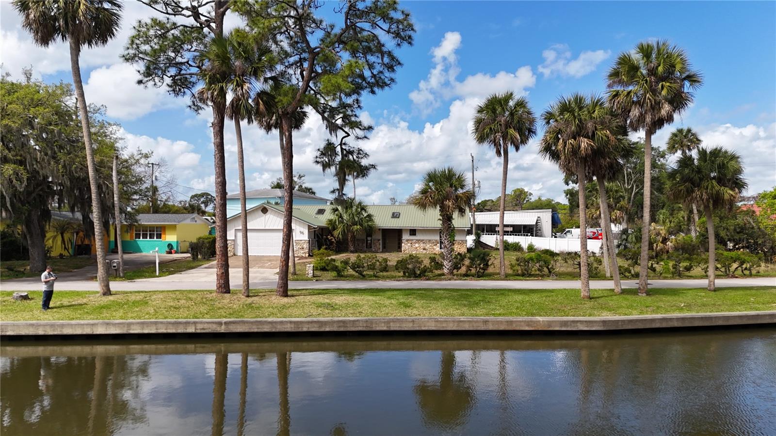 96 E Bayshore Dr Property Photo 1