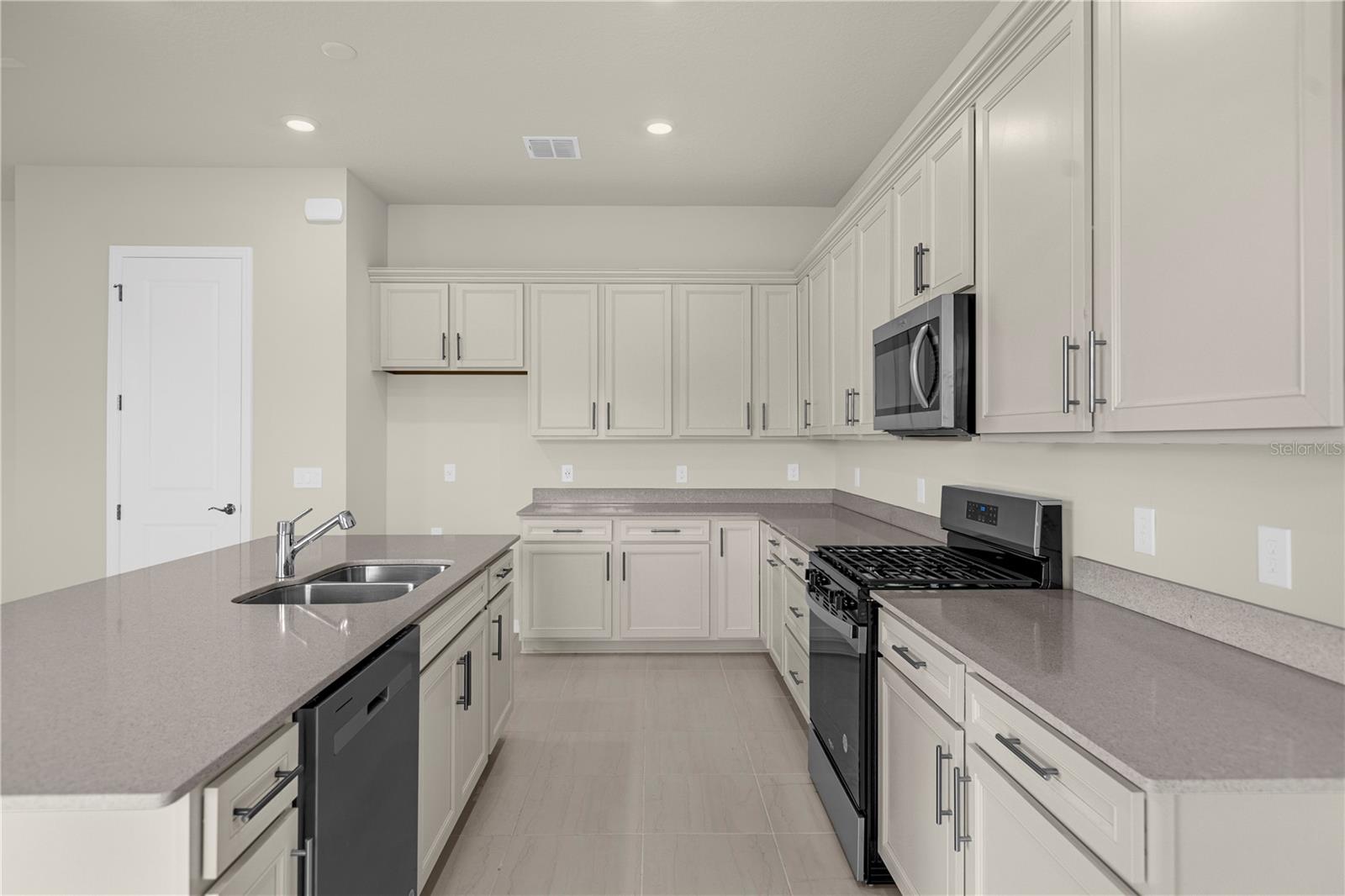 10411 Park Estates Avenue Property Photo 16