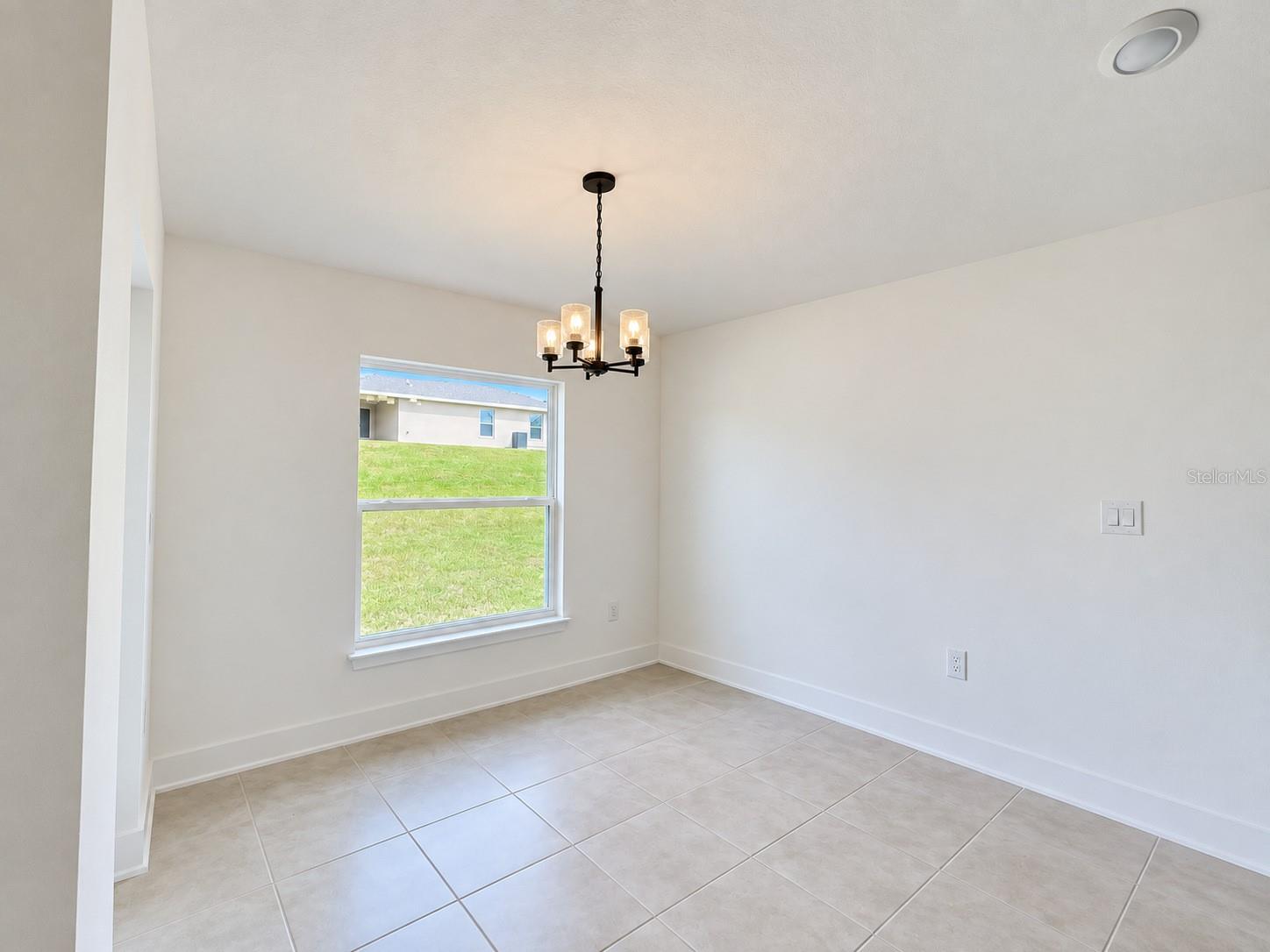 1635 Ann Rose Way Property Photo 3