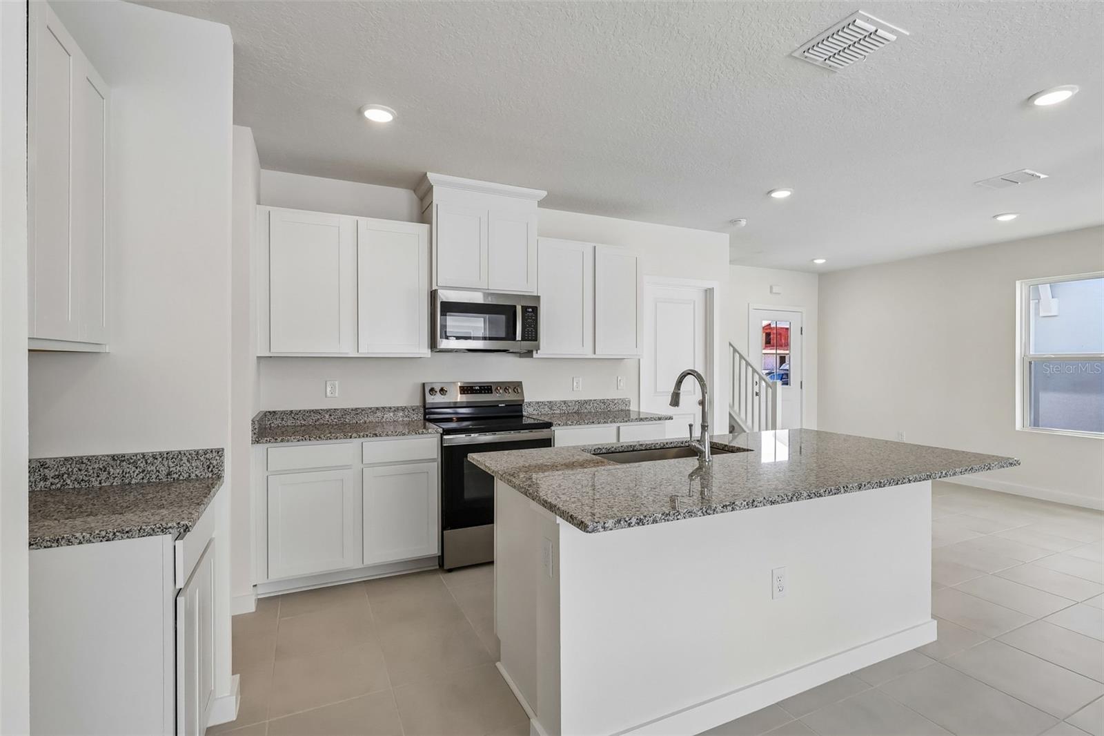 2700 Meadow Crest Dr Property Photo 11