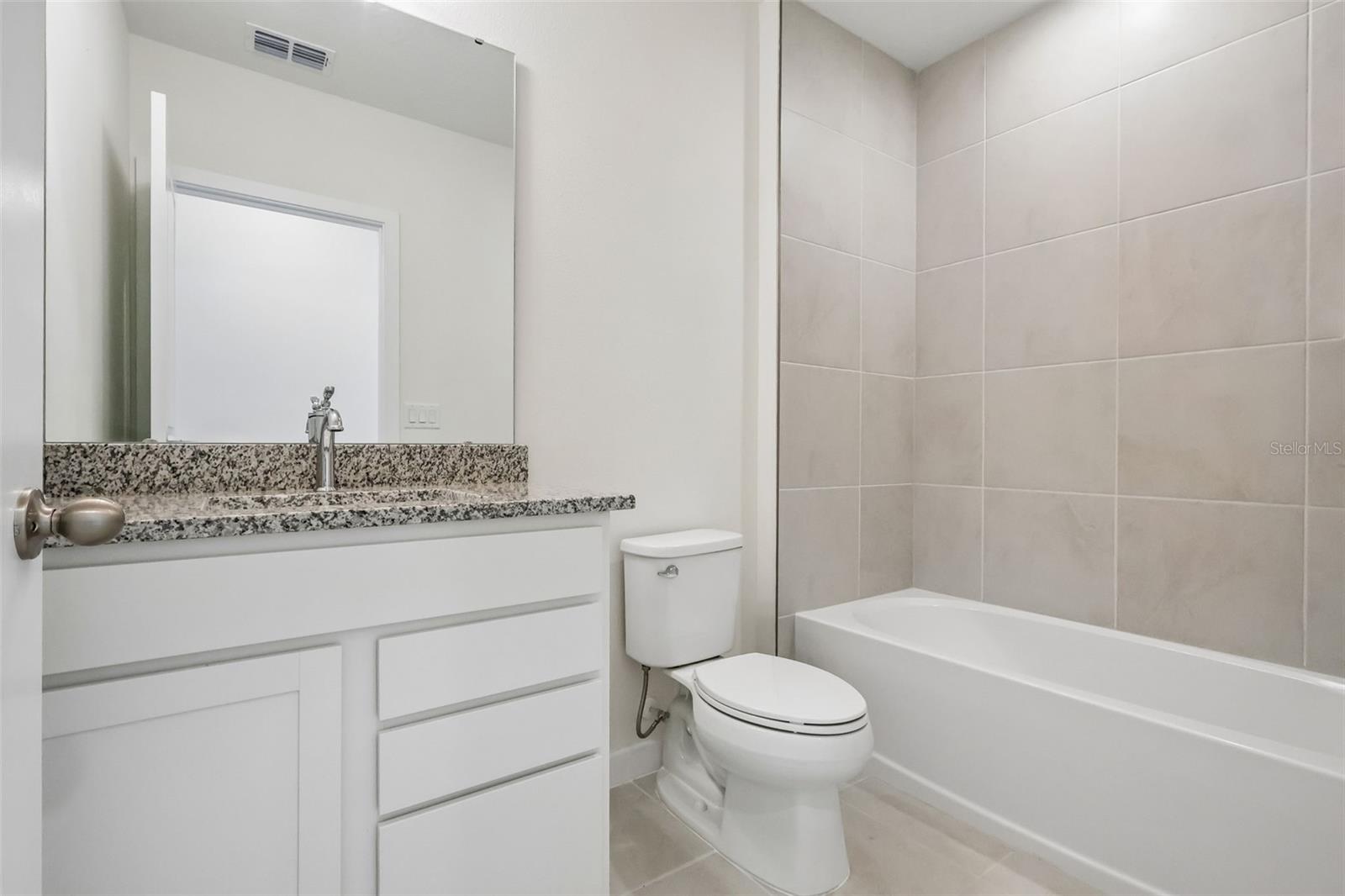 2700 Meadow Crest Dr Property Photo 16