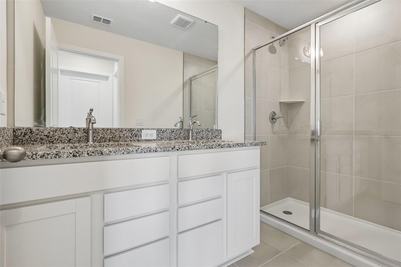 2700 Meadow Crest Dr Property Photo 23