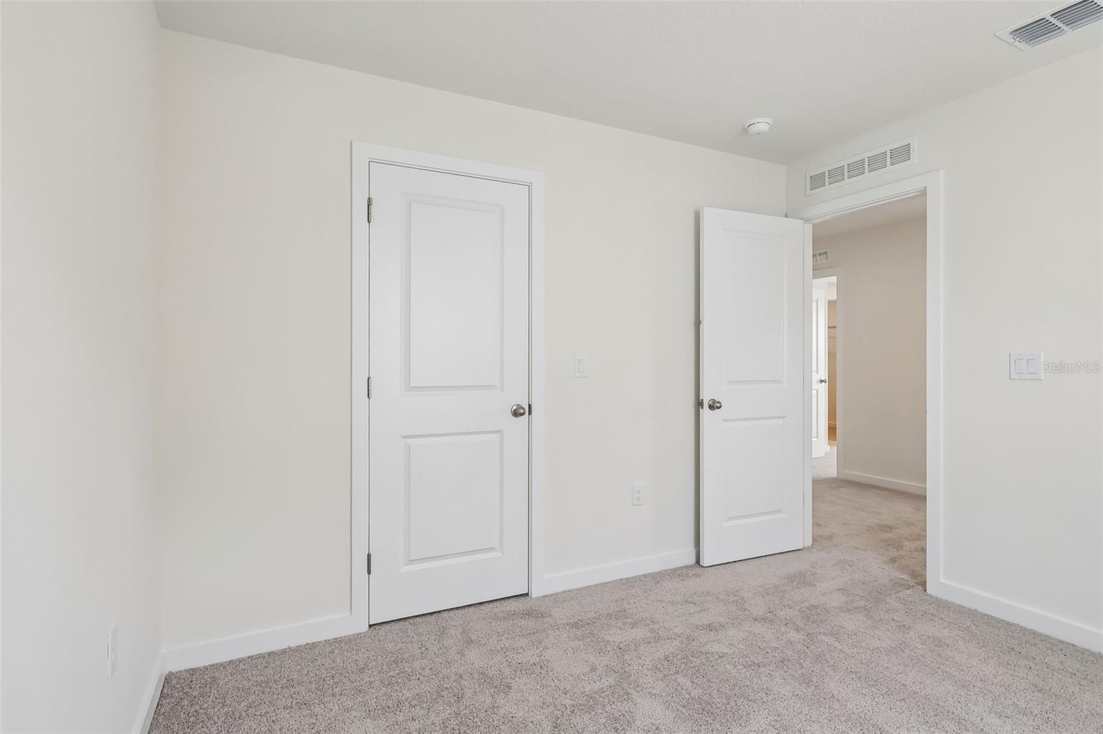 2700 Meadow Crest Dr Property Photo 26