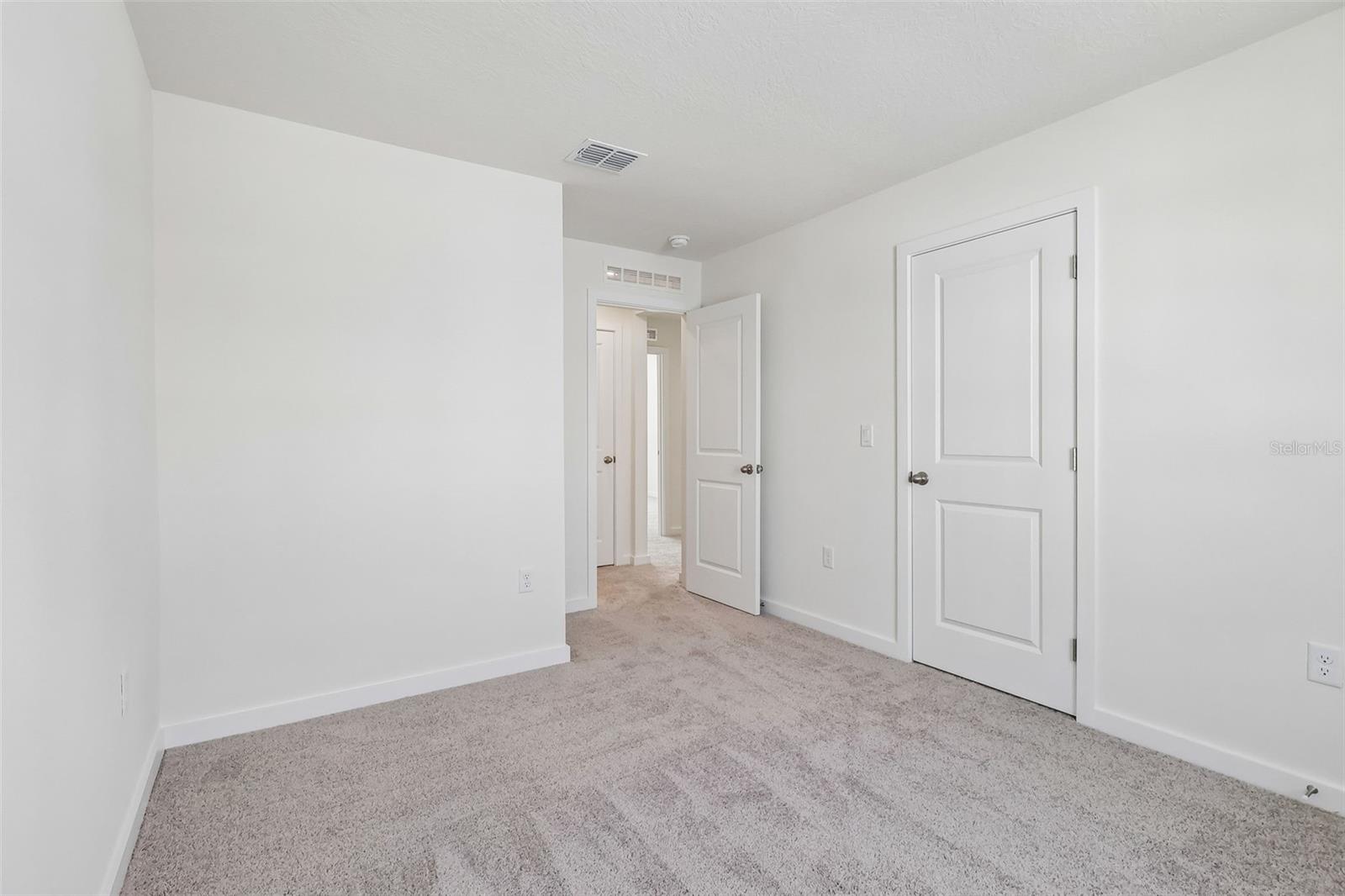2700 Meadow Crest Dr Property Photo 29