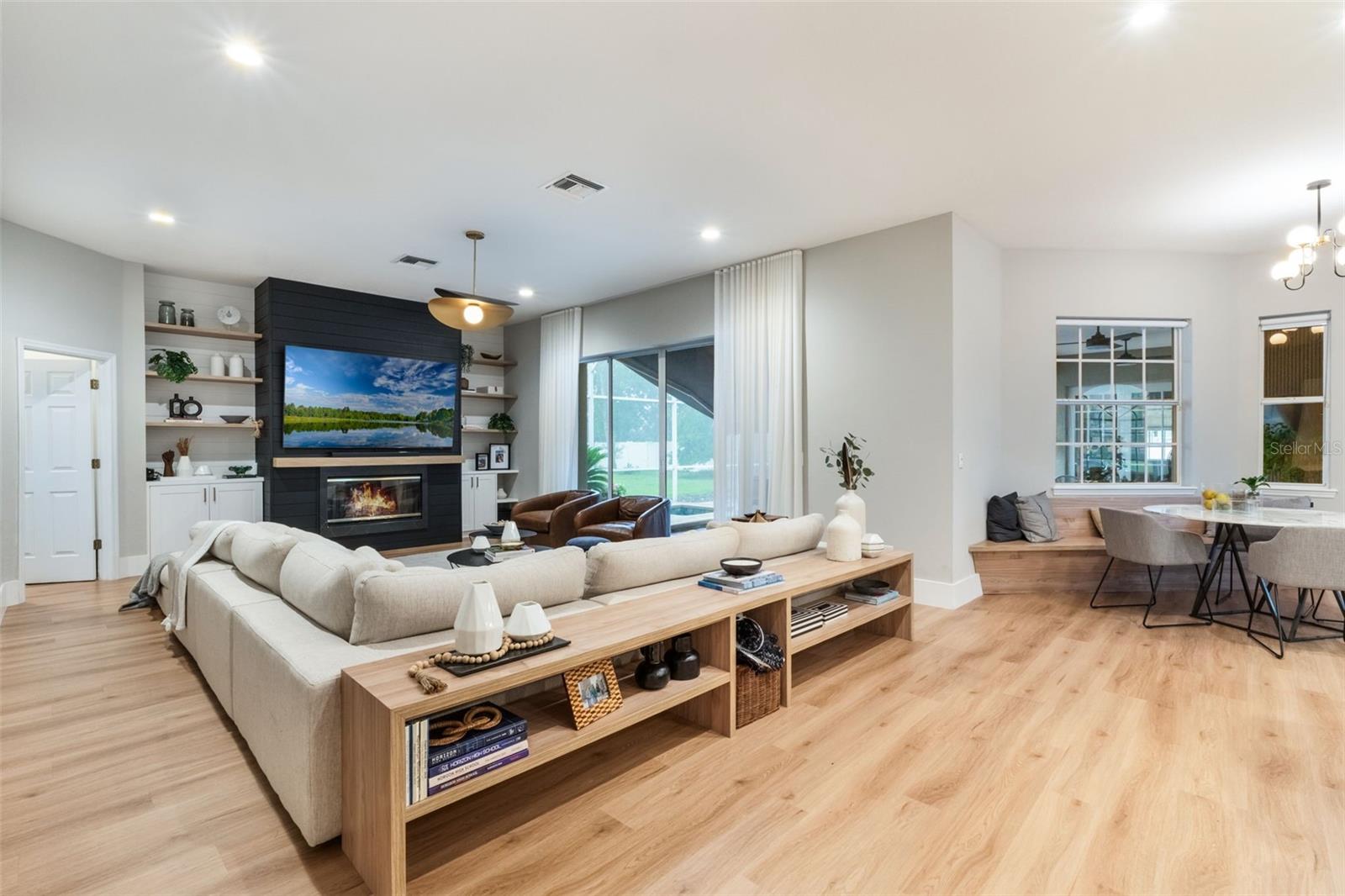 12718 Windermere Isles Pl Property Photo 6