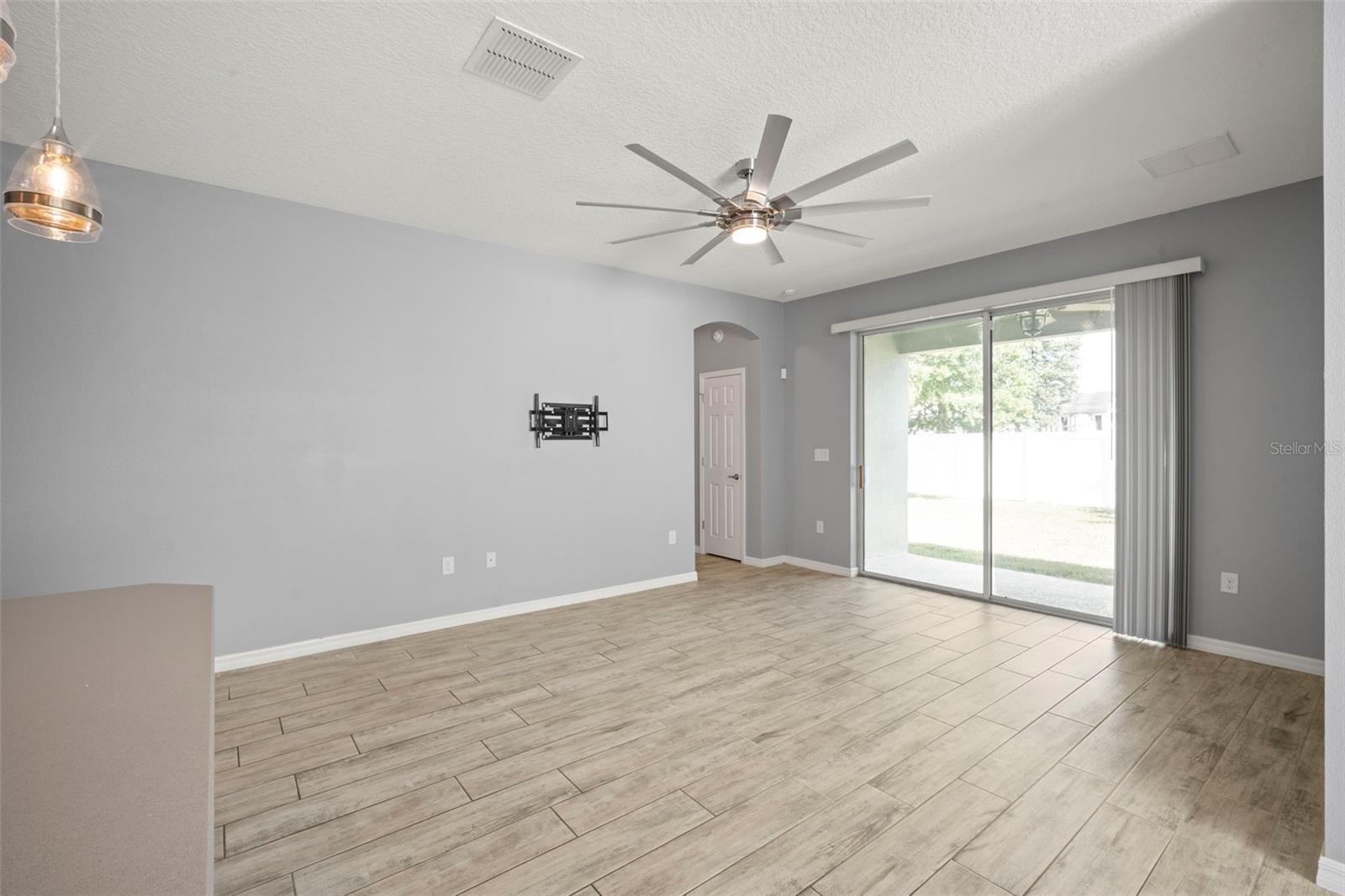 3261 Bethpage Loop Property Photo 19