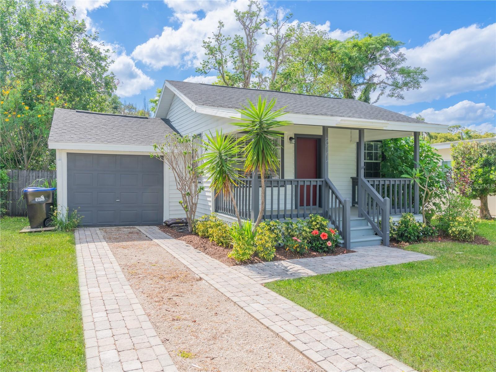 811 Overspin Dr Property Photo 2