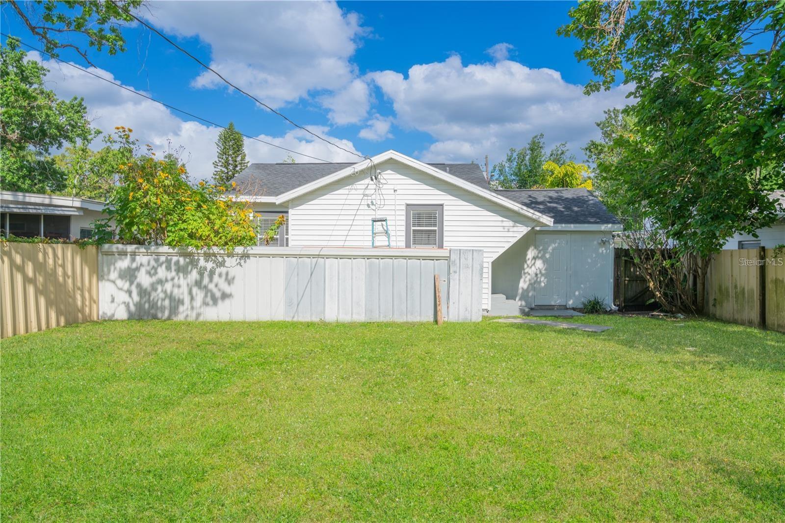 811 Overspin Dr Property Photo 3