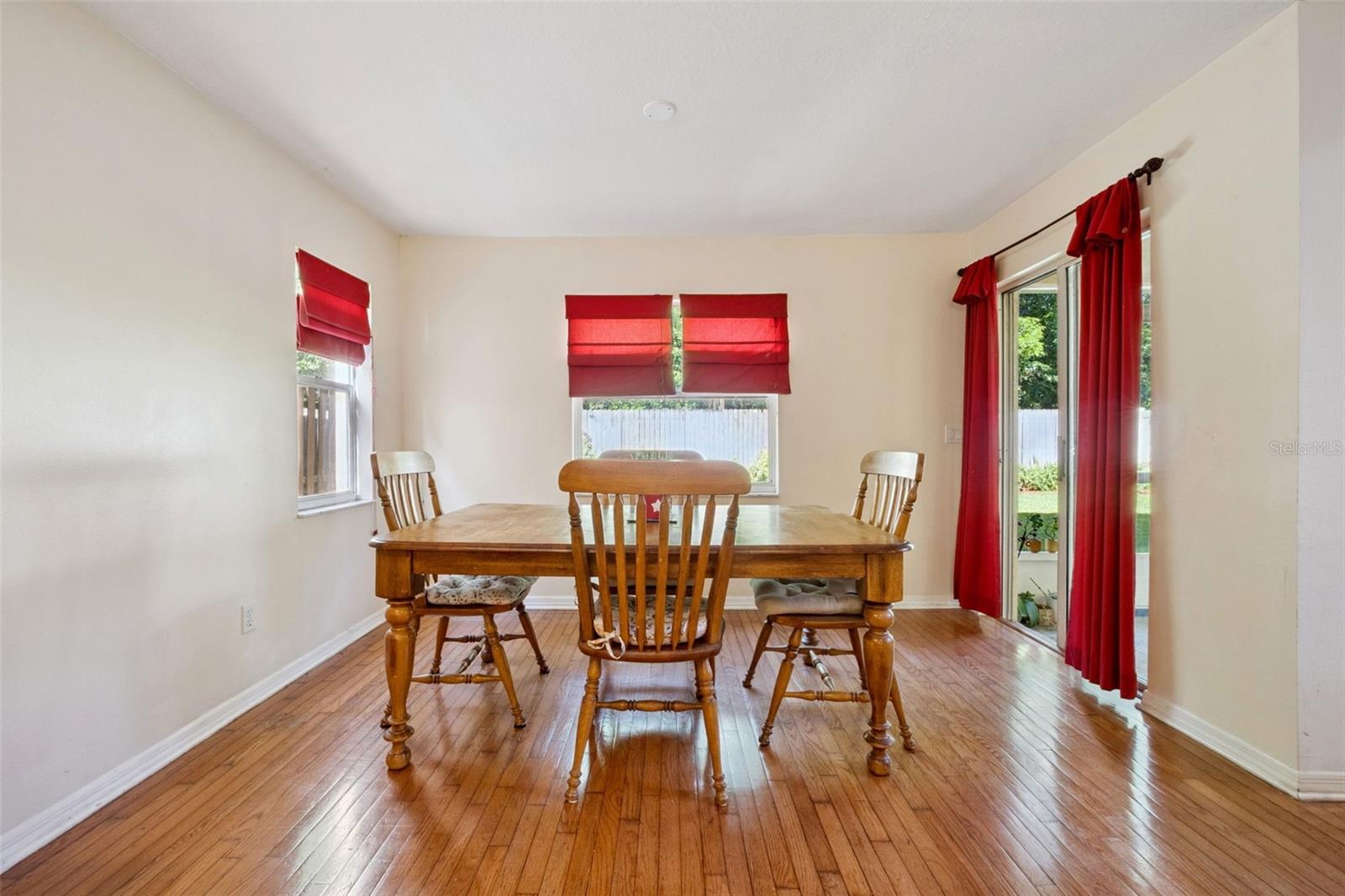 436 Opal Ct Property Photo 9
