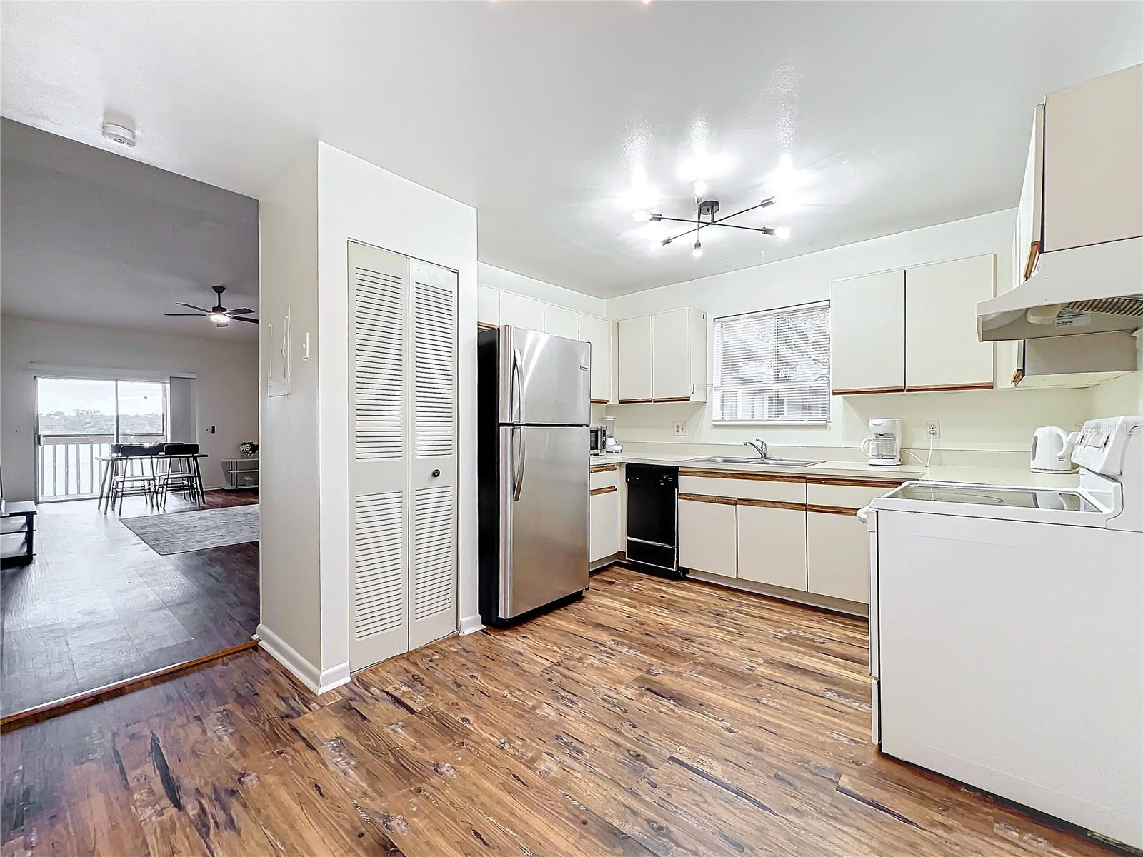 4166 Plantation Cove Dr #505 Property Photo 4