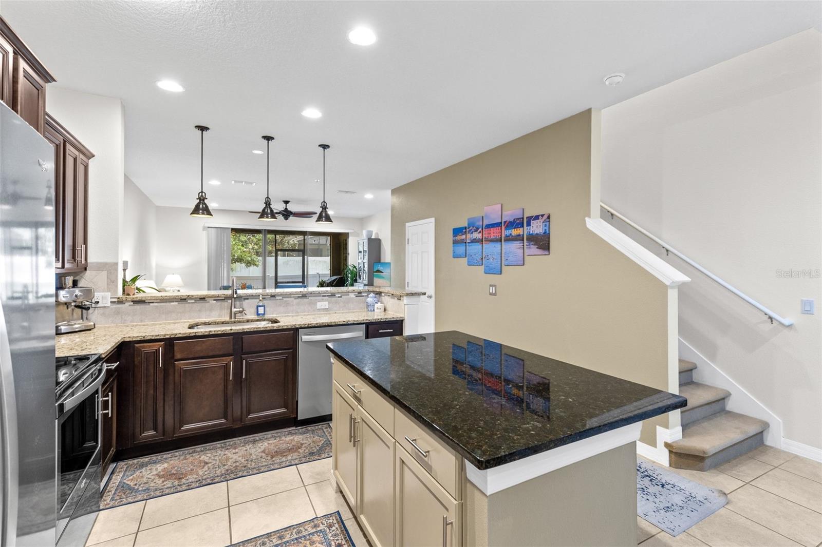 1120 Pavia Dr Property Photo 4