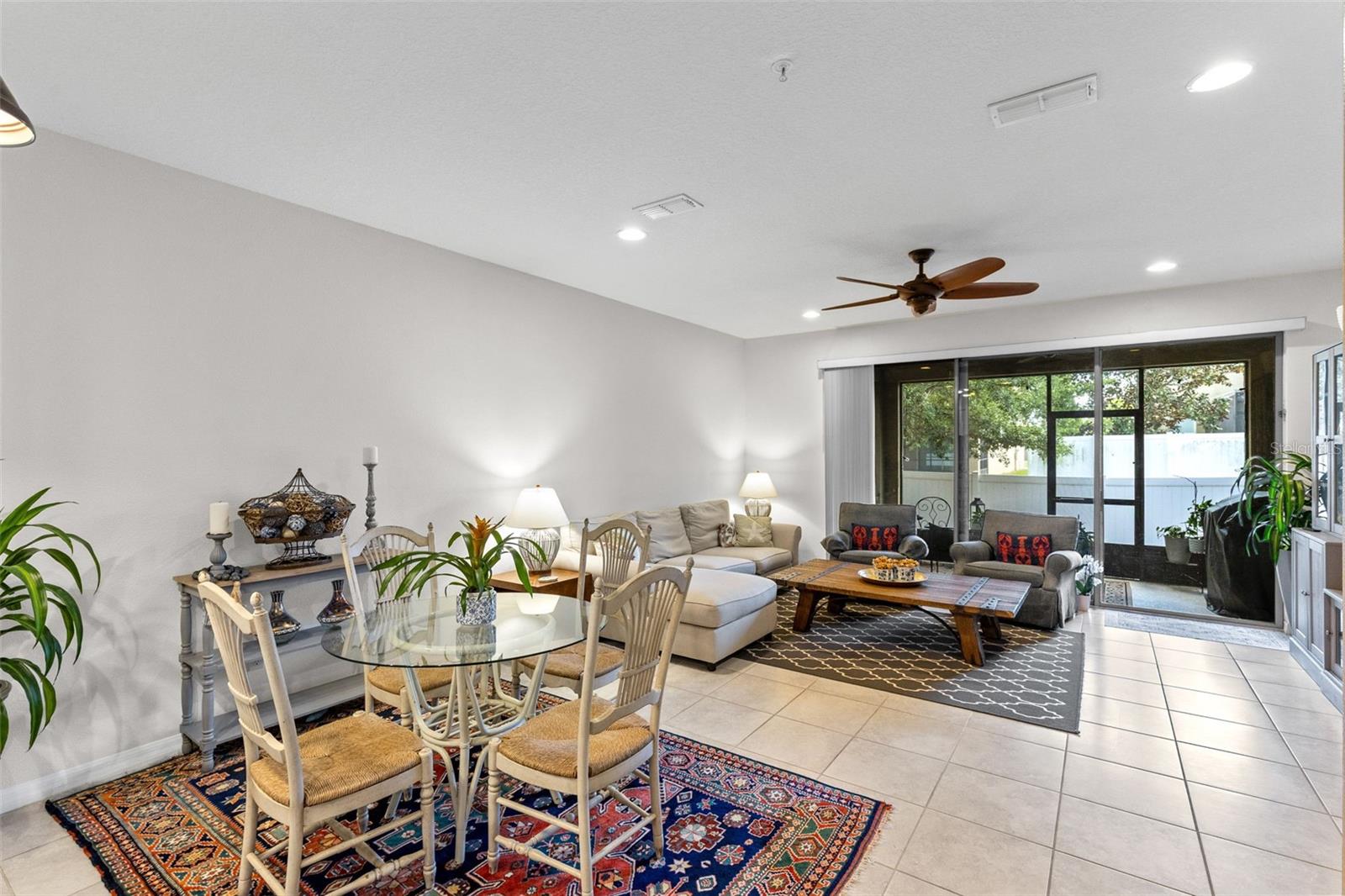 1120 Pavia Dr Property Photo 8