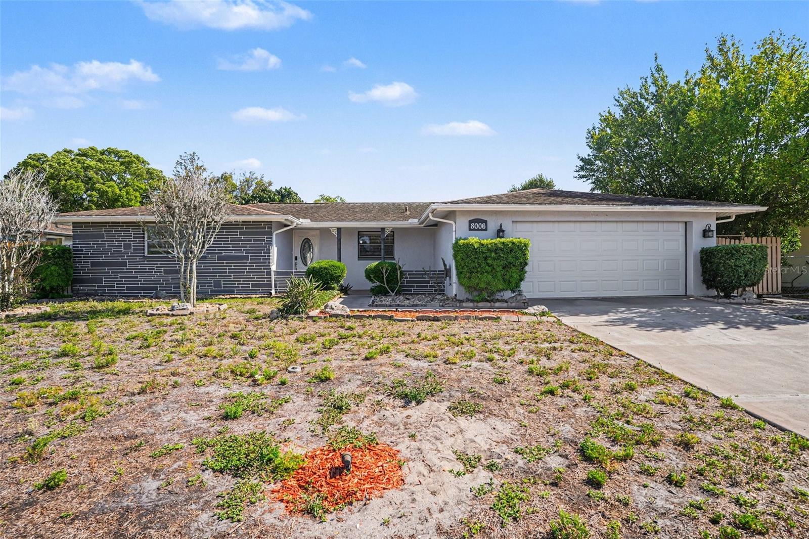 8006 Mimosa Dr Property Photo 1