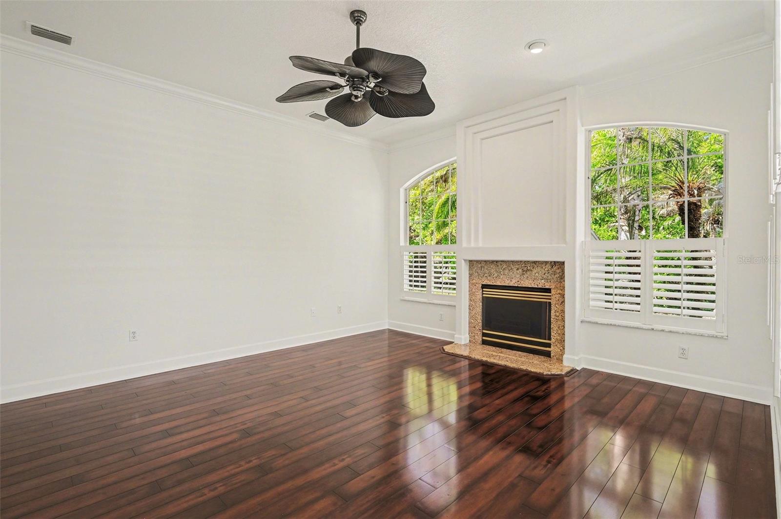 8 Fox Cliff Way Property Photo 13