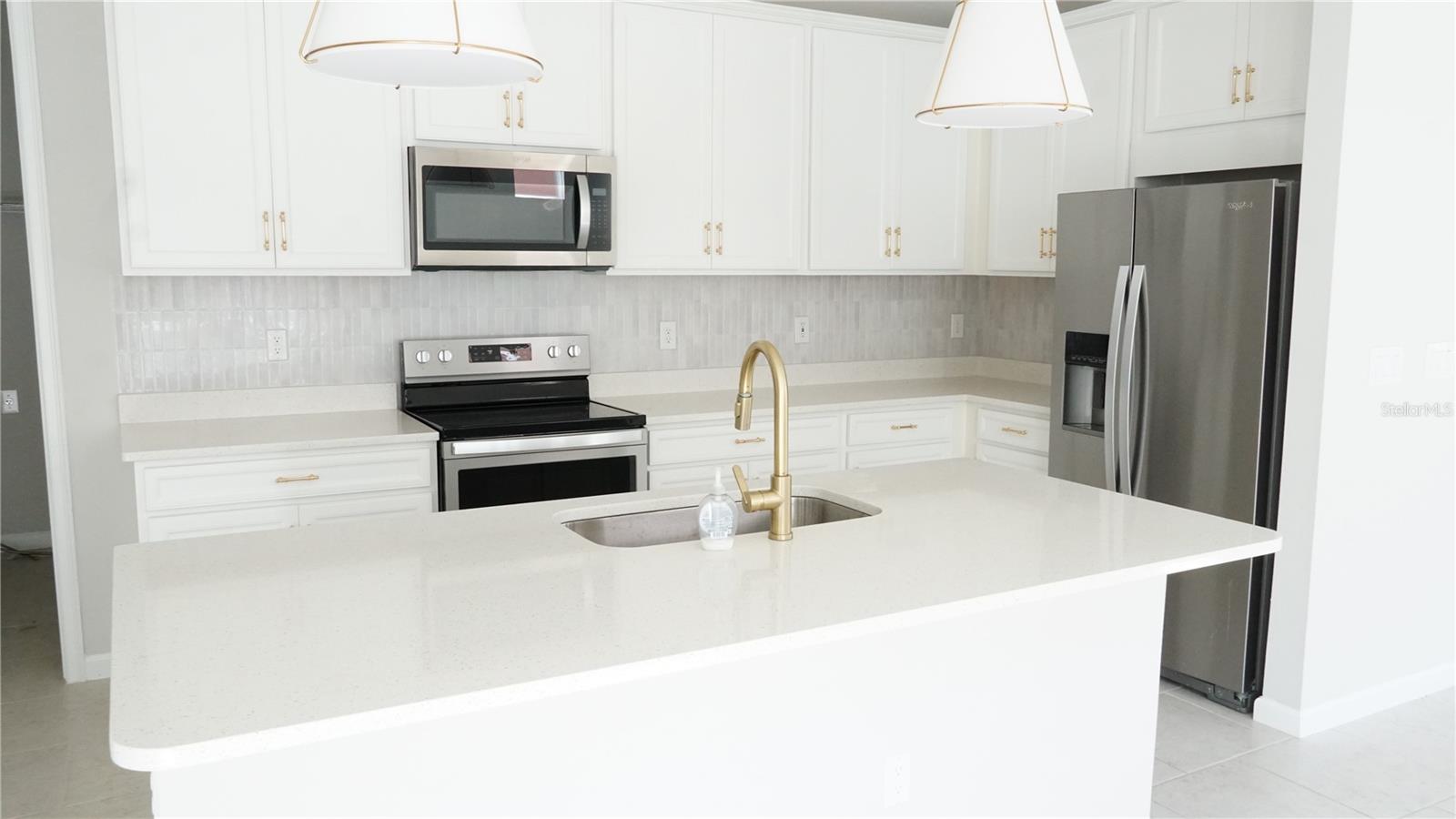 20520 Galileo Pl Property Photo 9