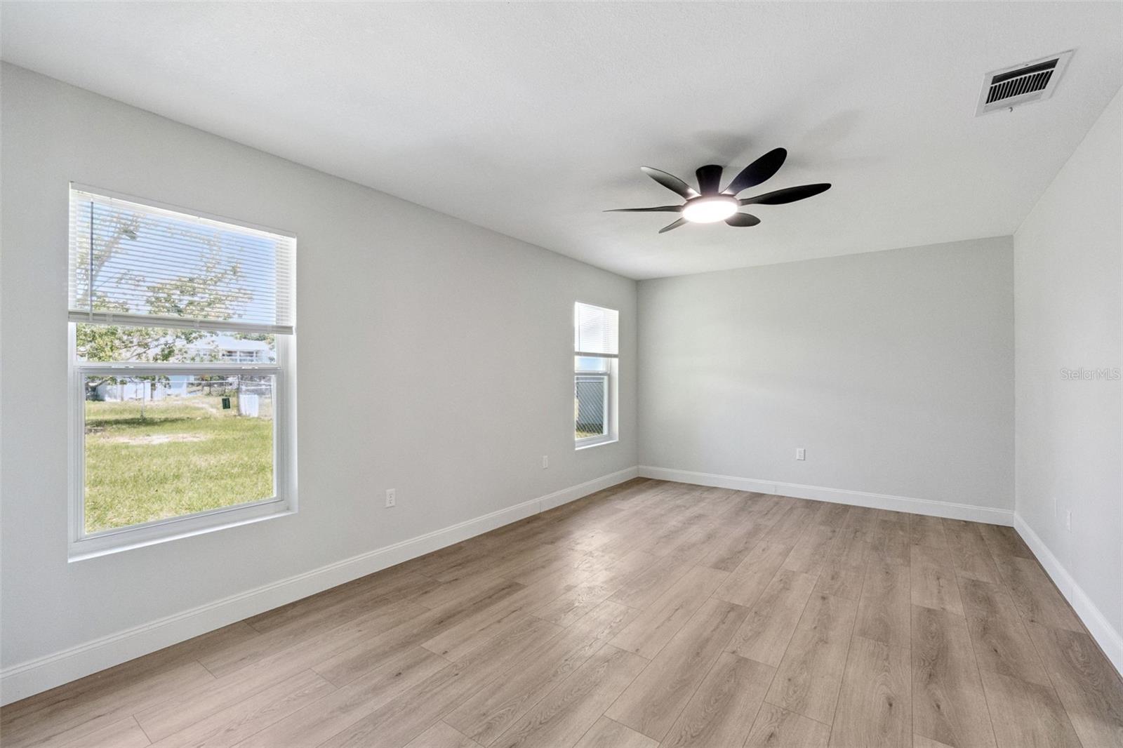 621 N Delmonte Ct Property Photo 15