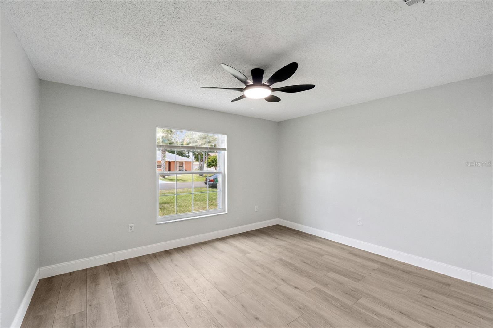 621 N Delmonte Ct Property Photo 17