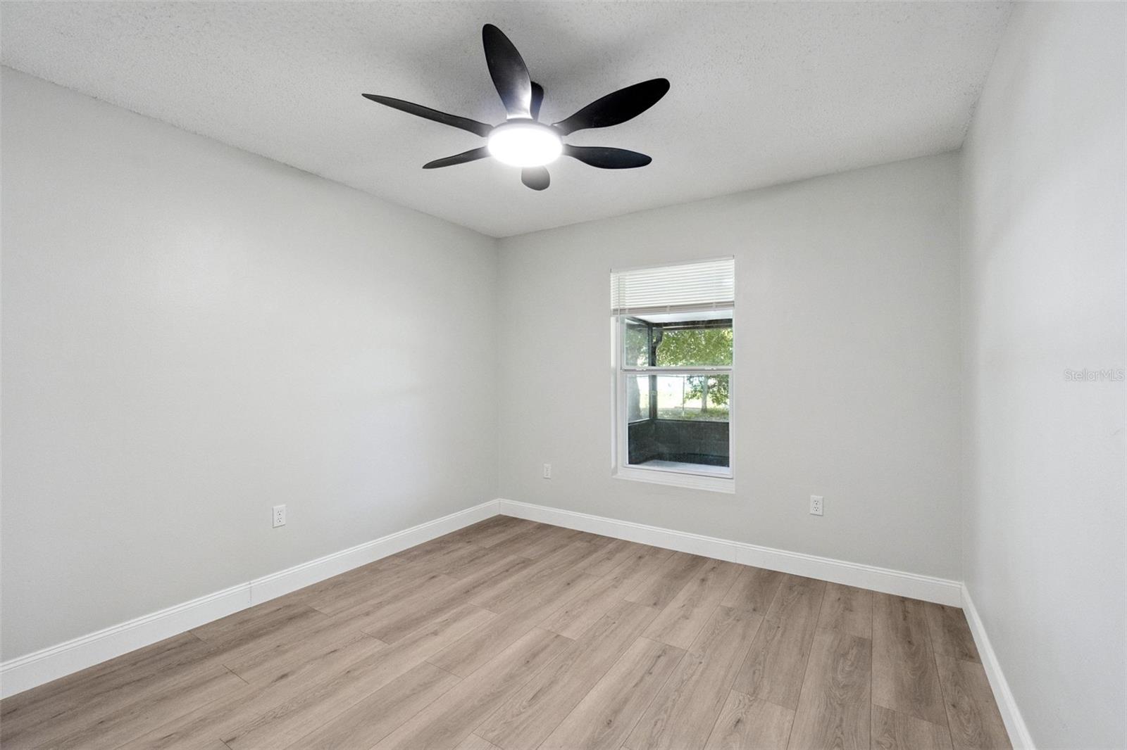 621 N Delmonte Ct Property Photo 19