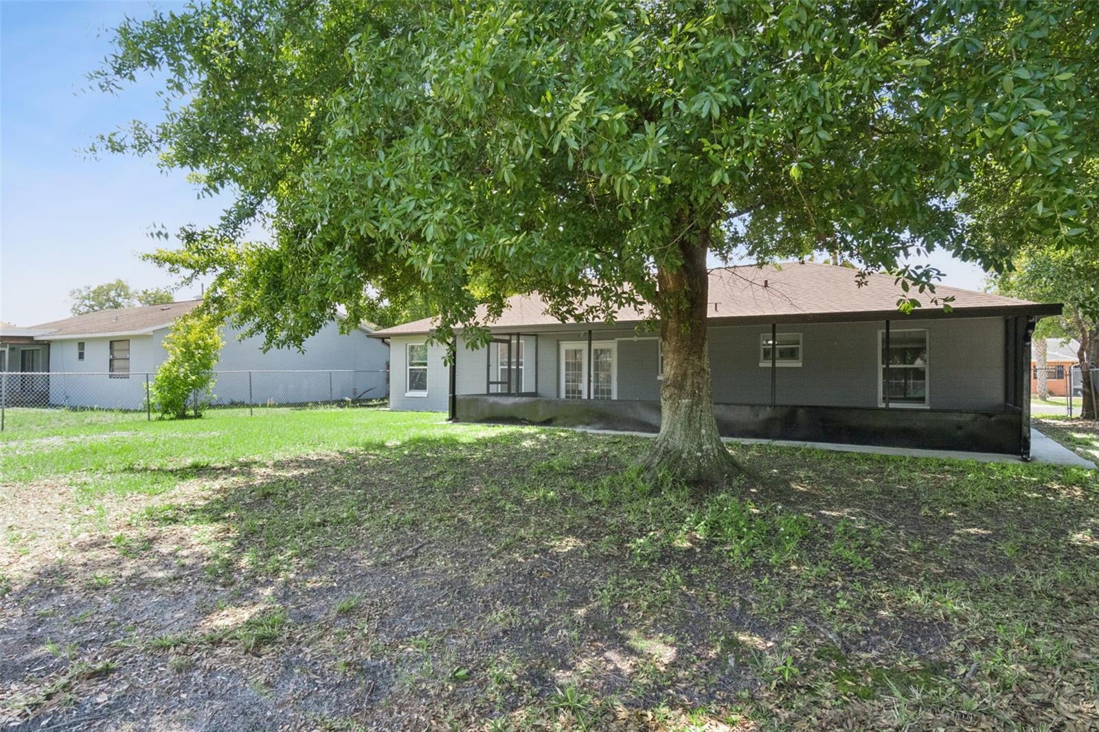 621 N Delmonte Ct Property Photo 28