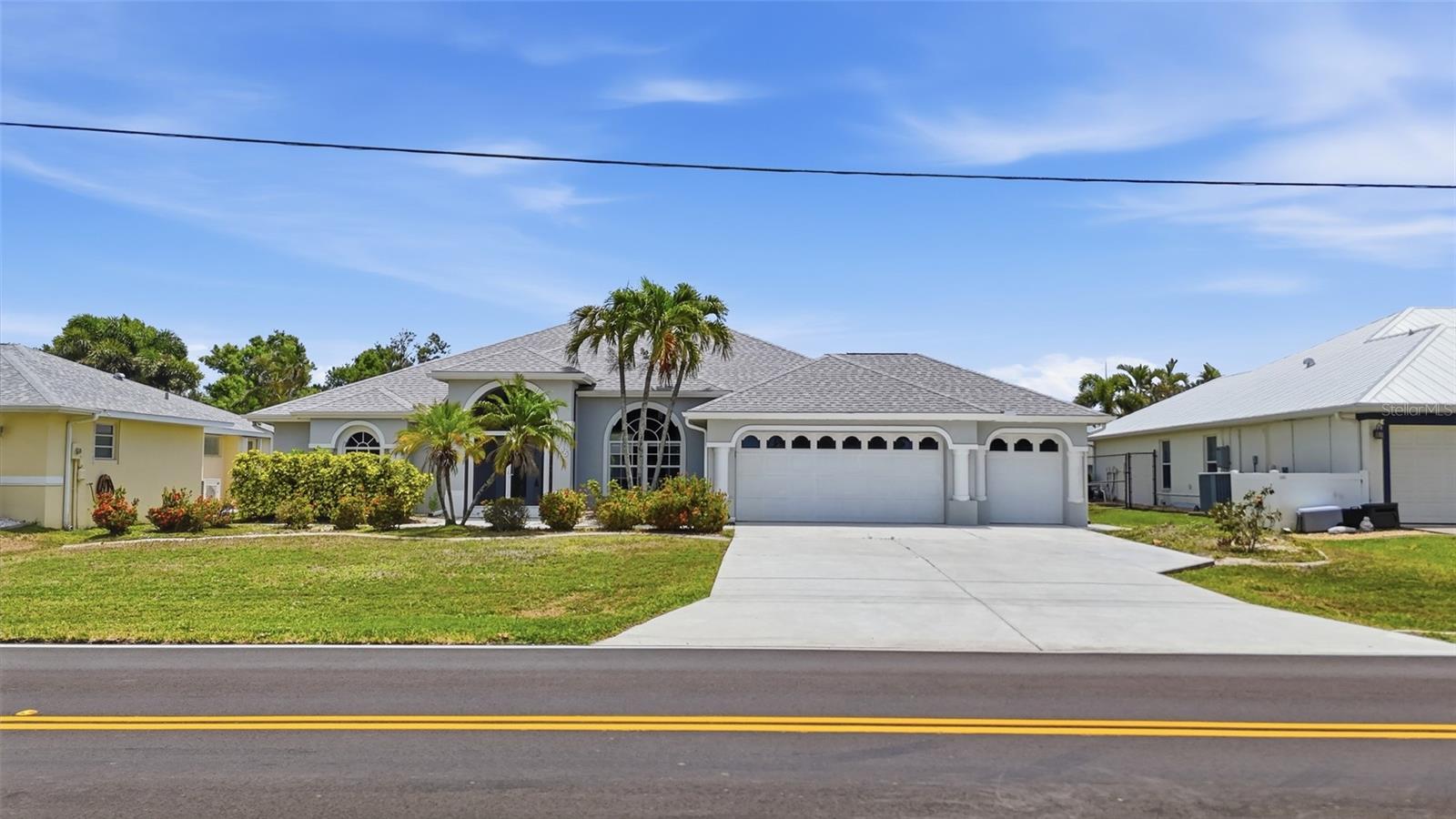 885 ROTONDA CIR Property Photo 1