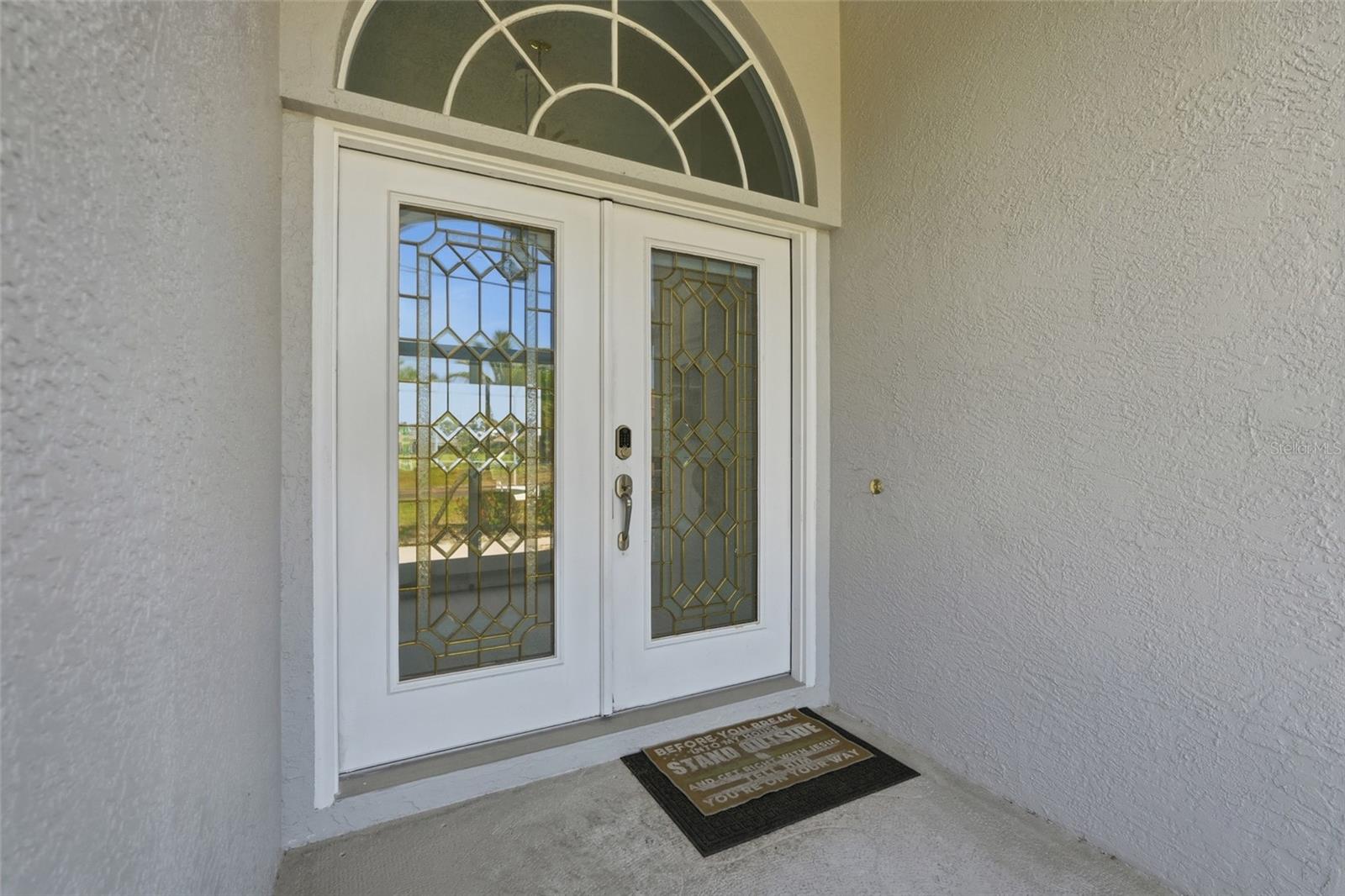 885 Rotonda Cir Property Photo 9