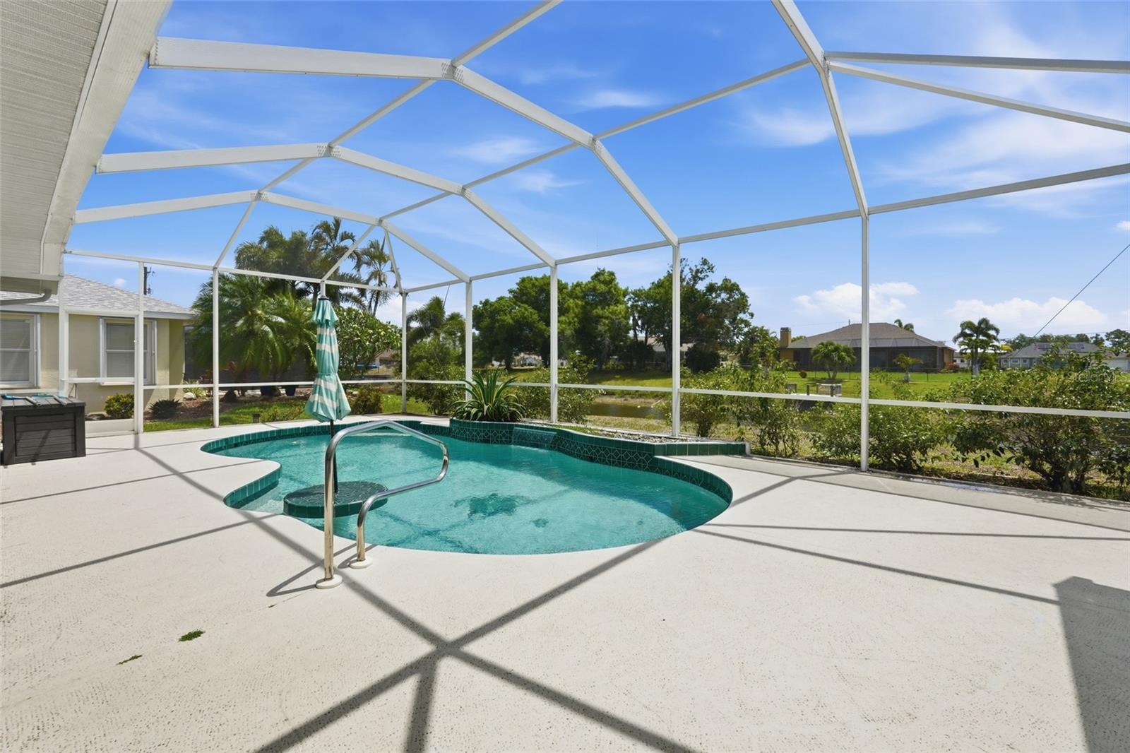 885 Rotonda Cir Property Photo 42