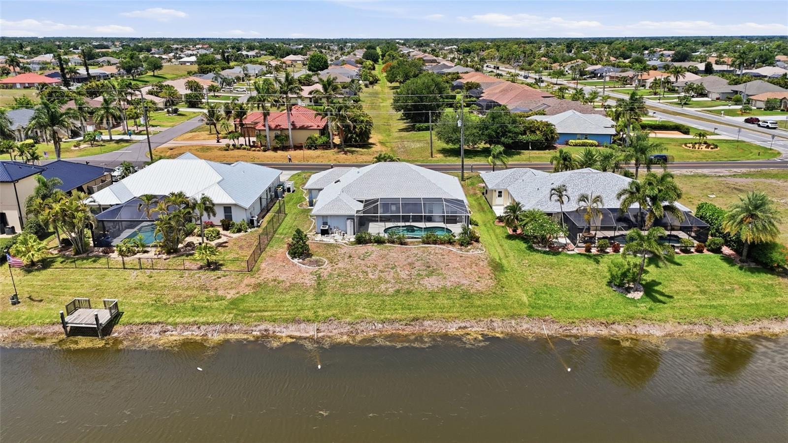 885 Rotonda Cir Property Photo 46