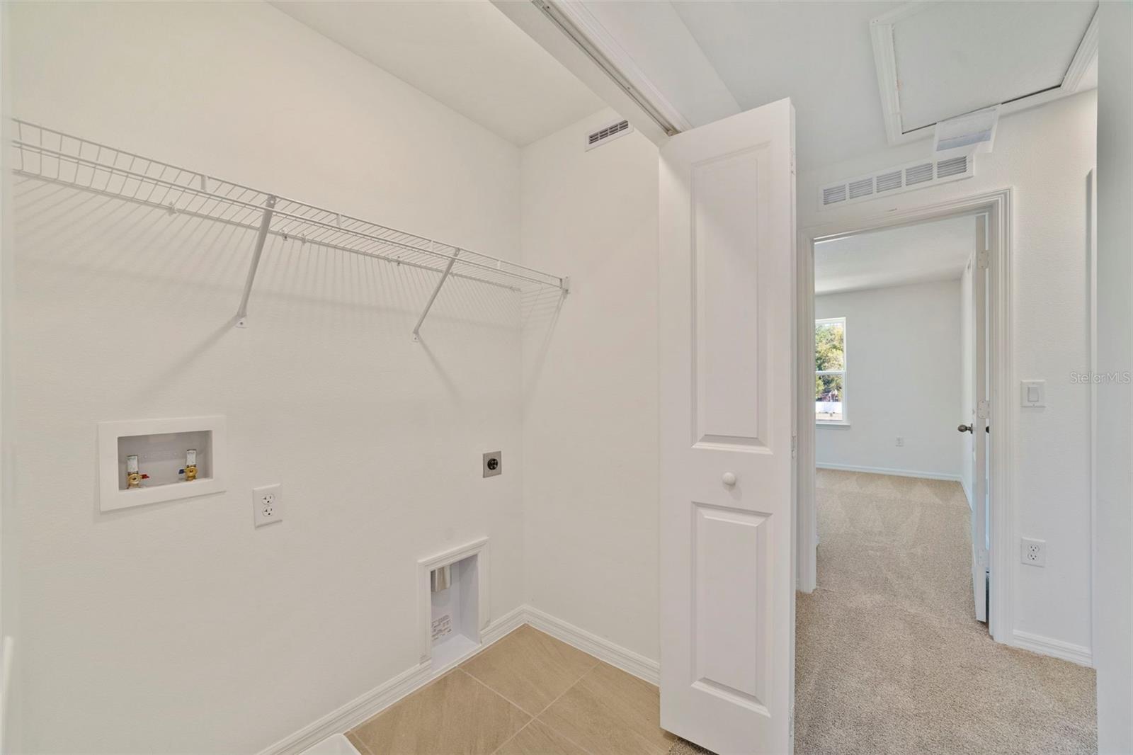 686 Lola Ln Property Photo 17