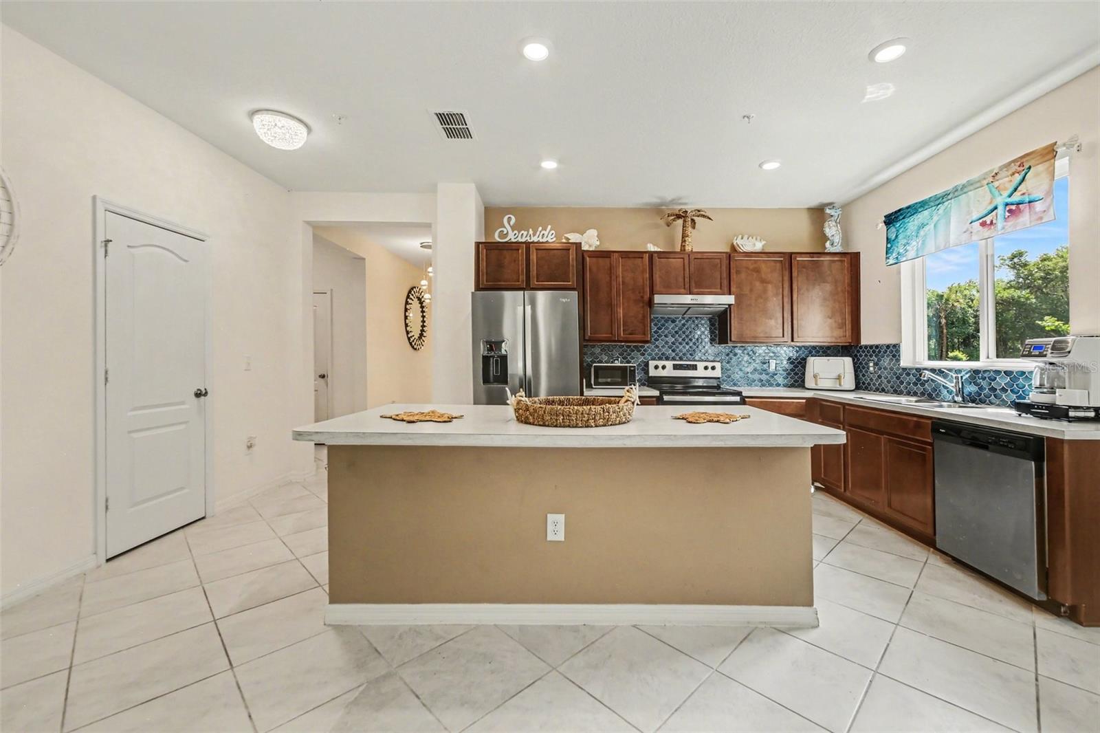 7646 Turchetta Ct Property Photo 7