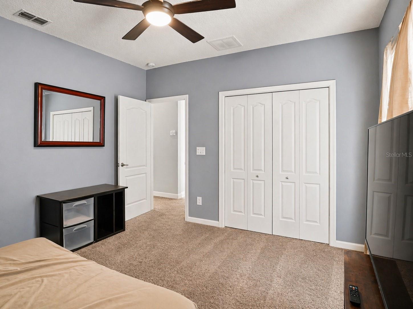 1042 Harmony Ln Property Photo 11