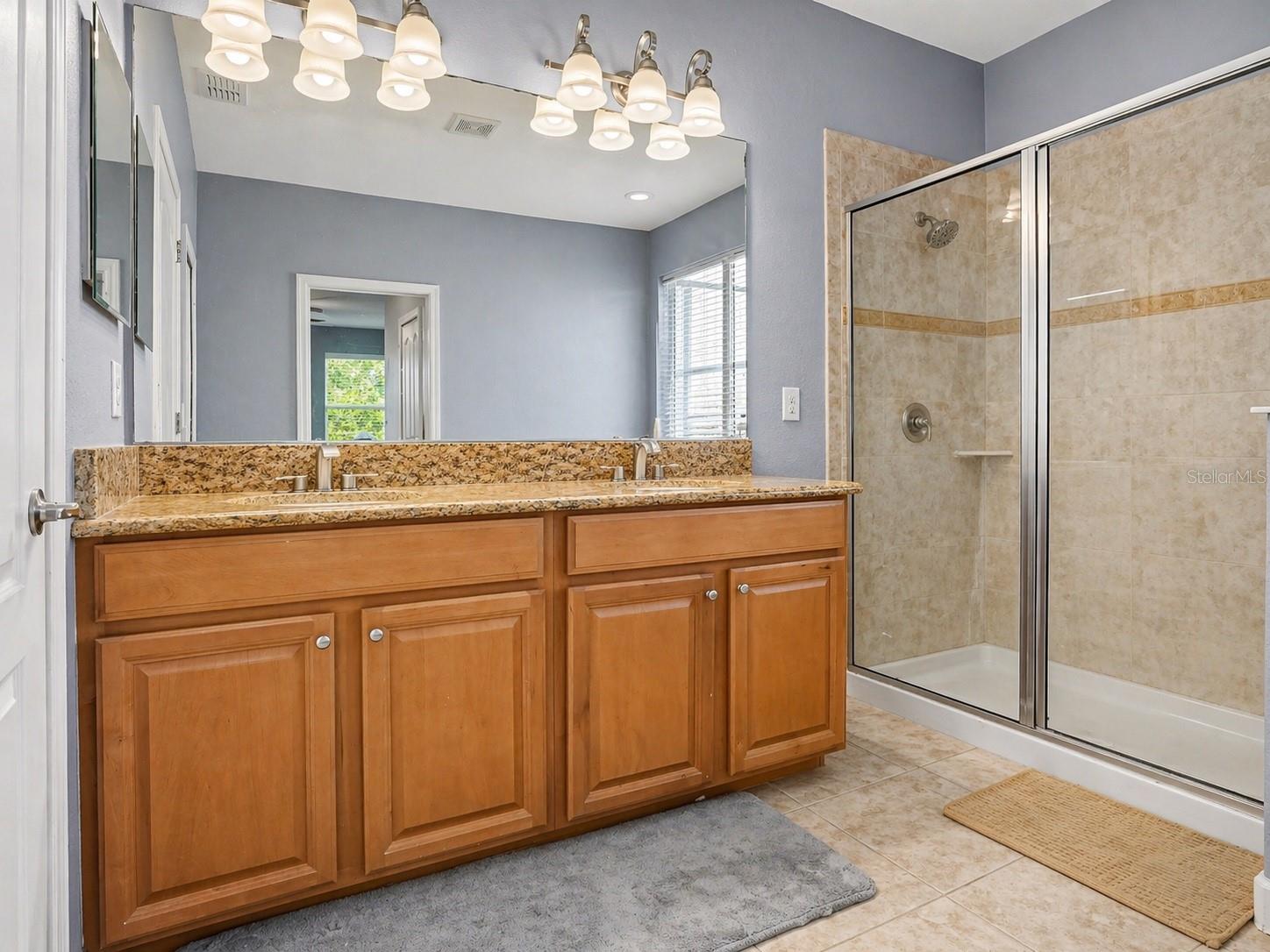 1042 Harmony Ln Property Photo 14