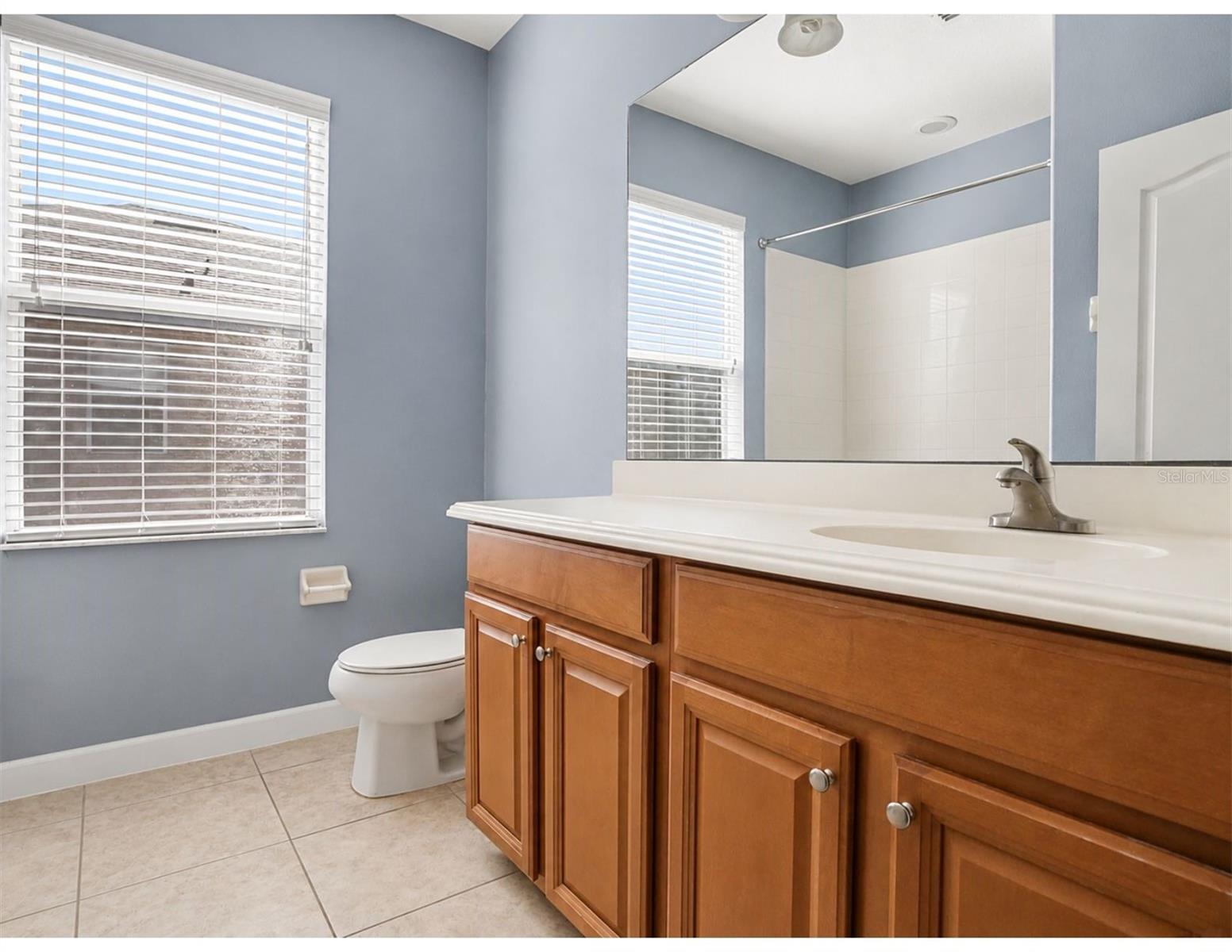 1042 Harmony Ln Property Photo 17