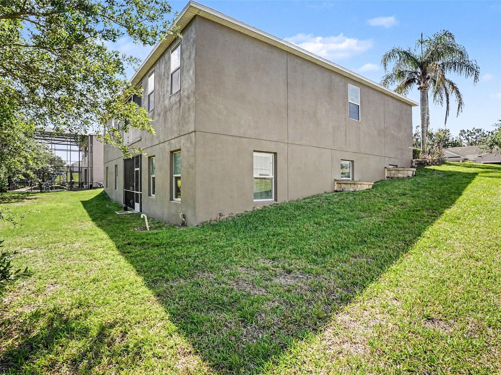 1042 Harmony Ln Property Photo 27