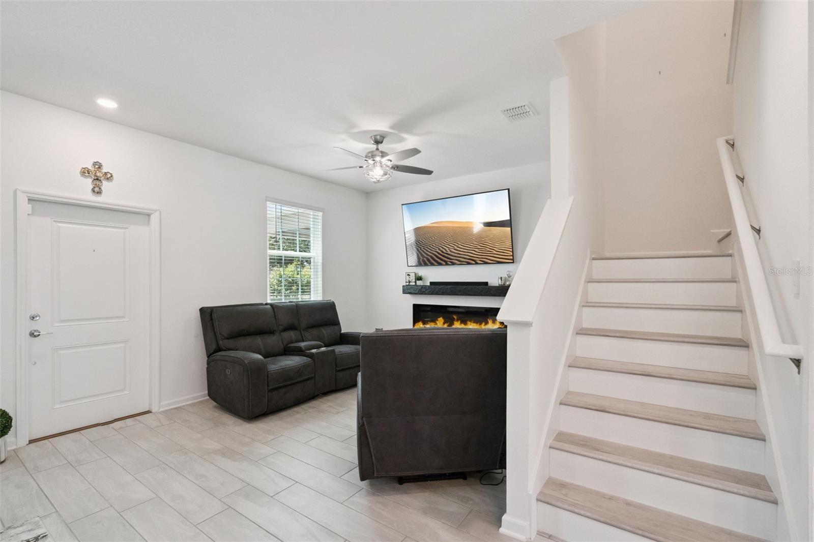 15755 Water Spring Blvd Property Photo 4