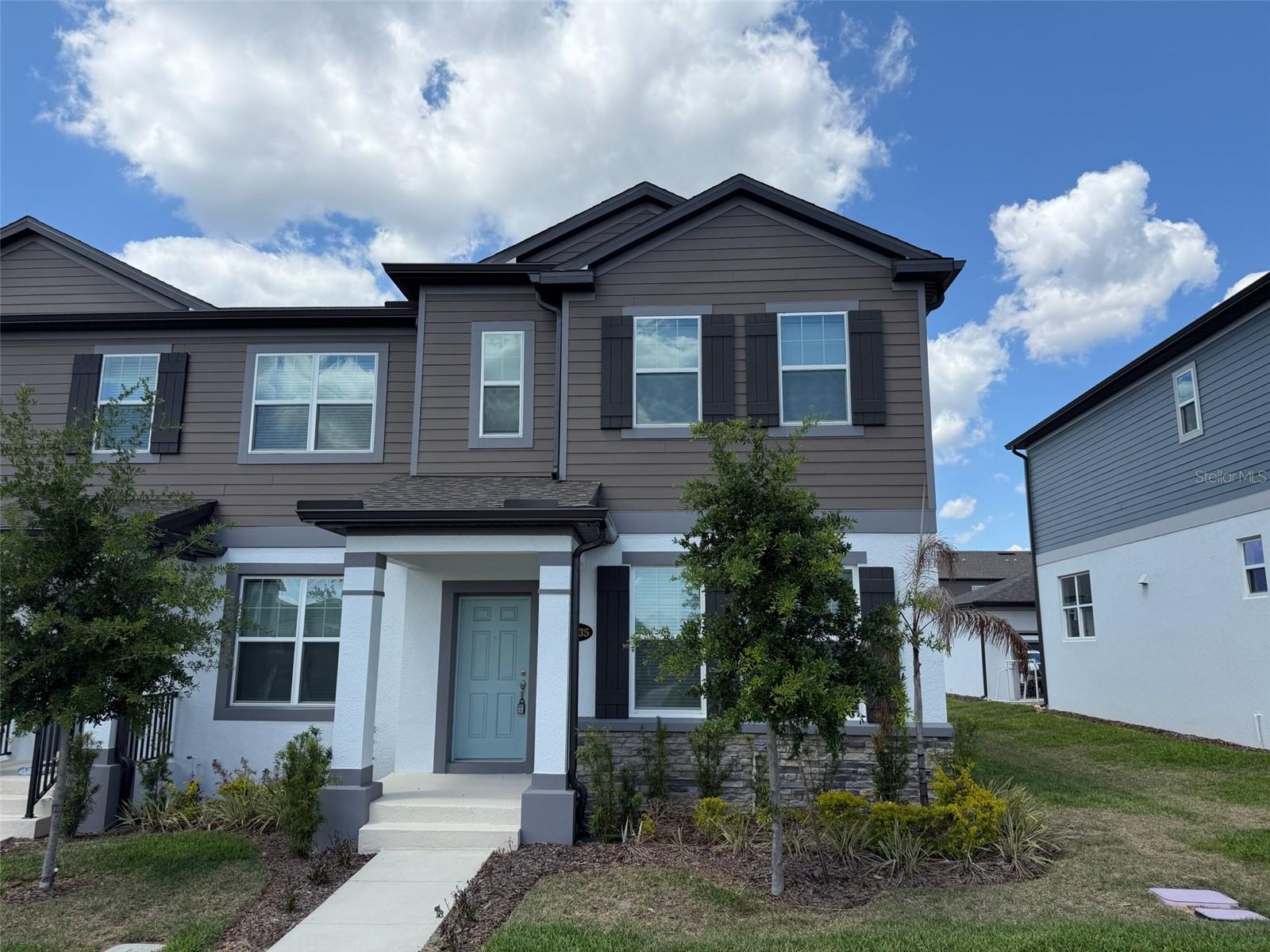 15935 Grafton Way Property Photo 1