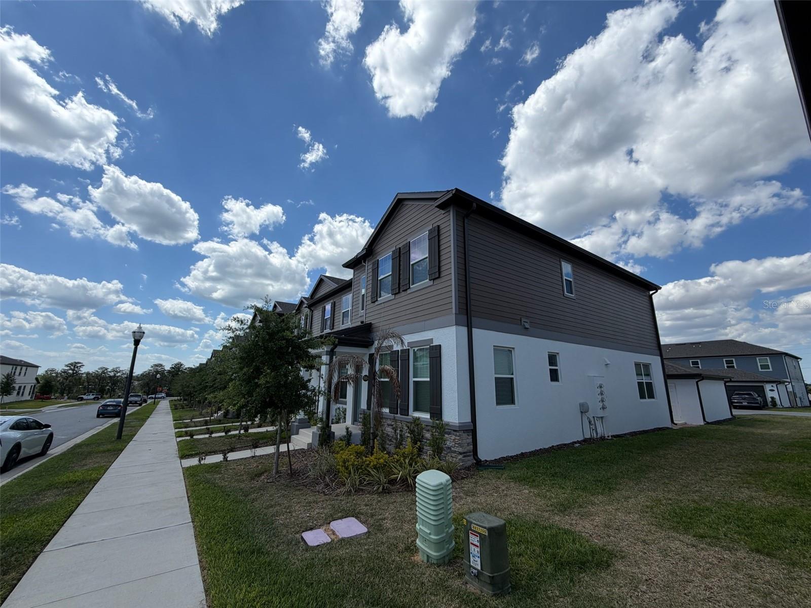 15935 Grafton Way Property Photo 4