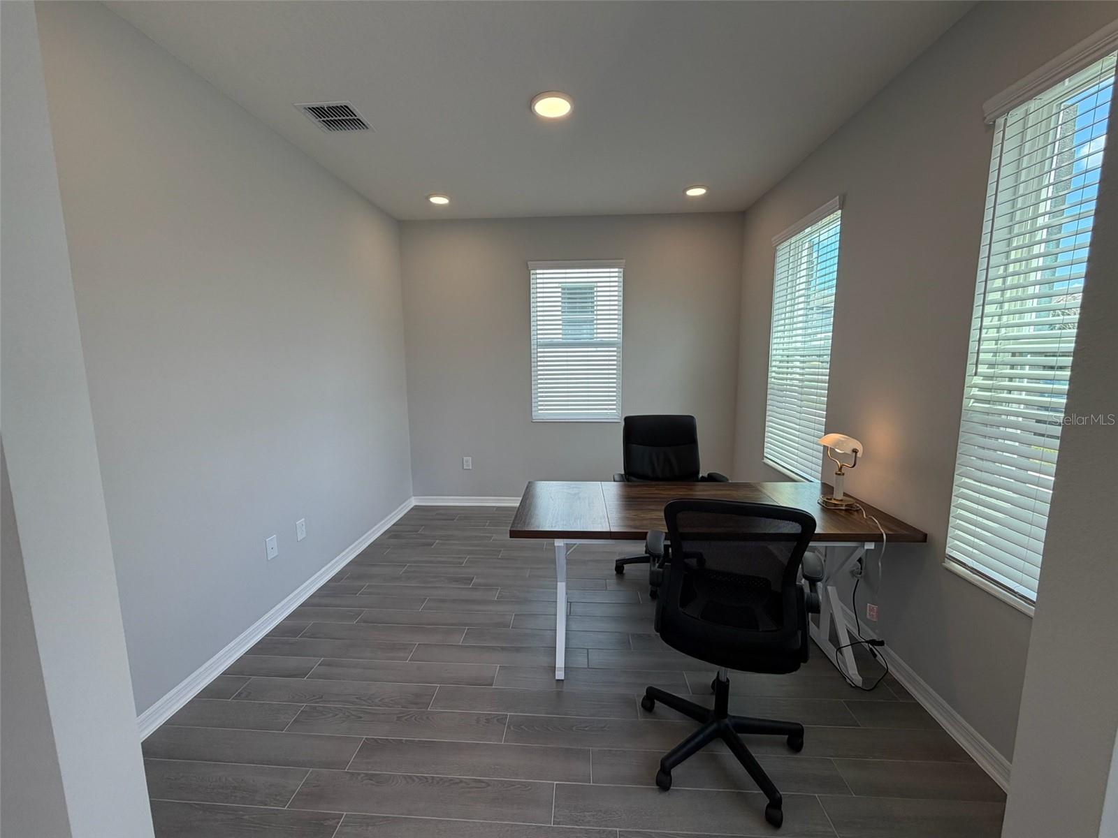 15935 Grafton Way Property Photo 6