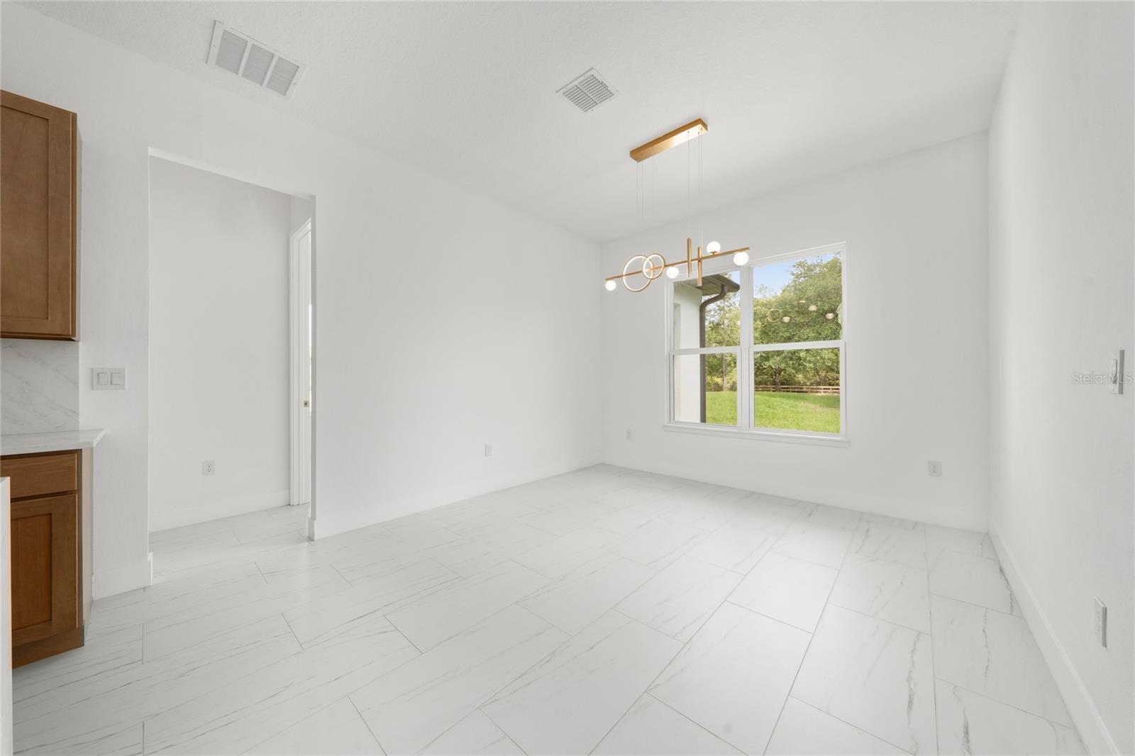 18561 Sabal St Property Photo 8