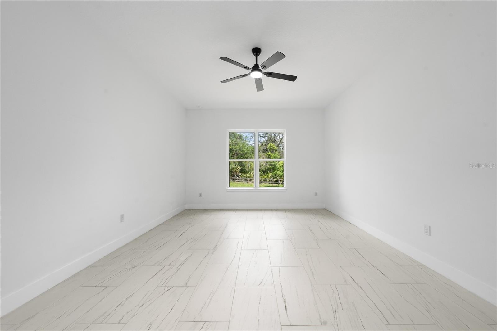18561 Sabal St Property Photo 17