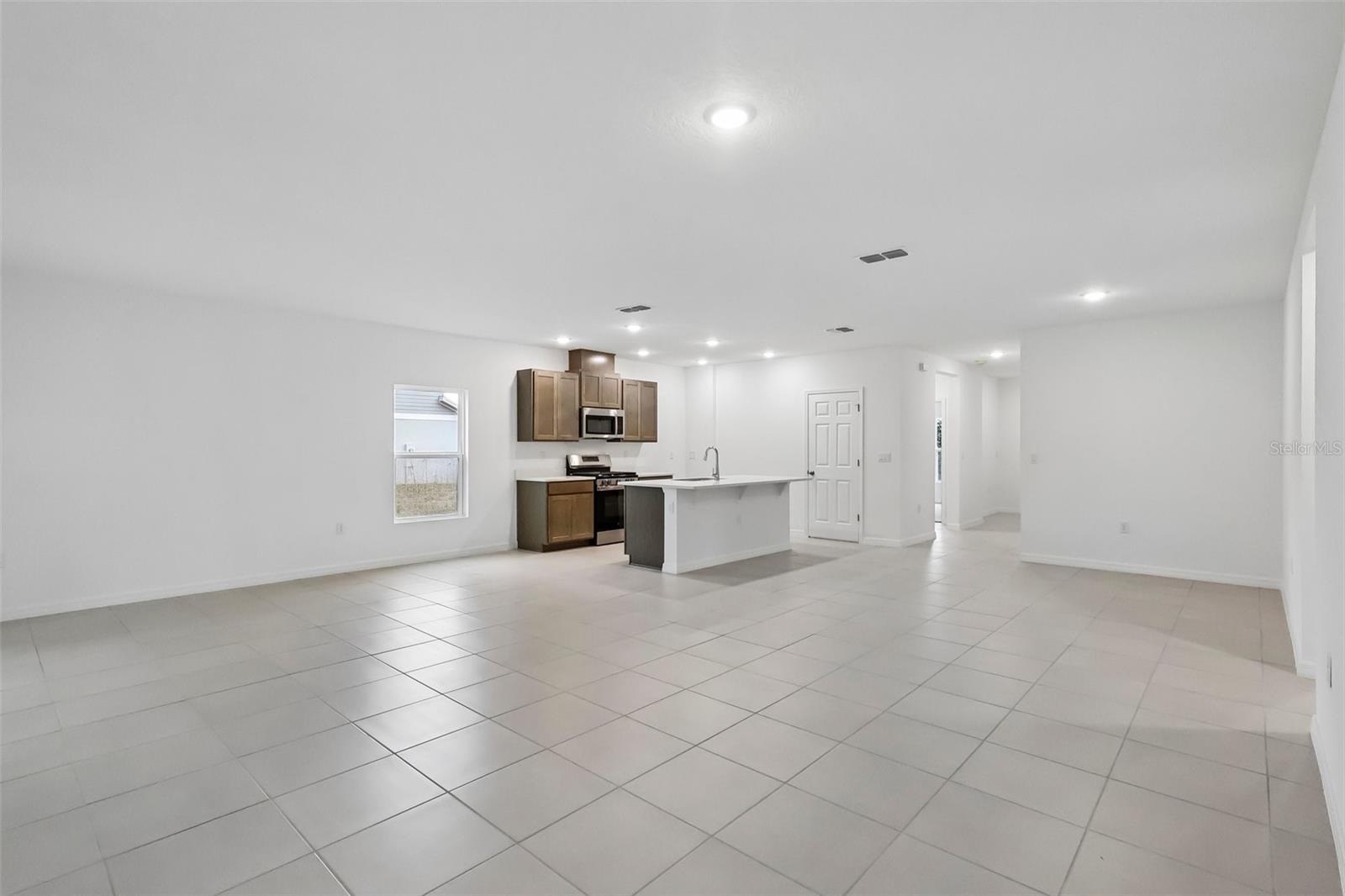 27456 Black Kite Ave Property Photo 9