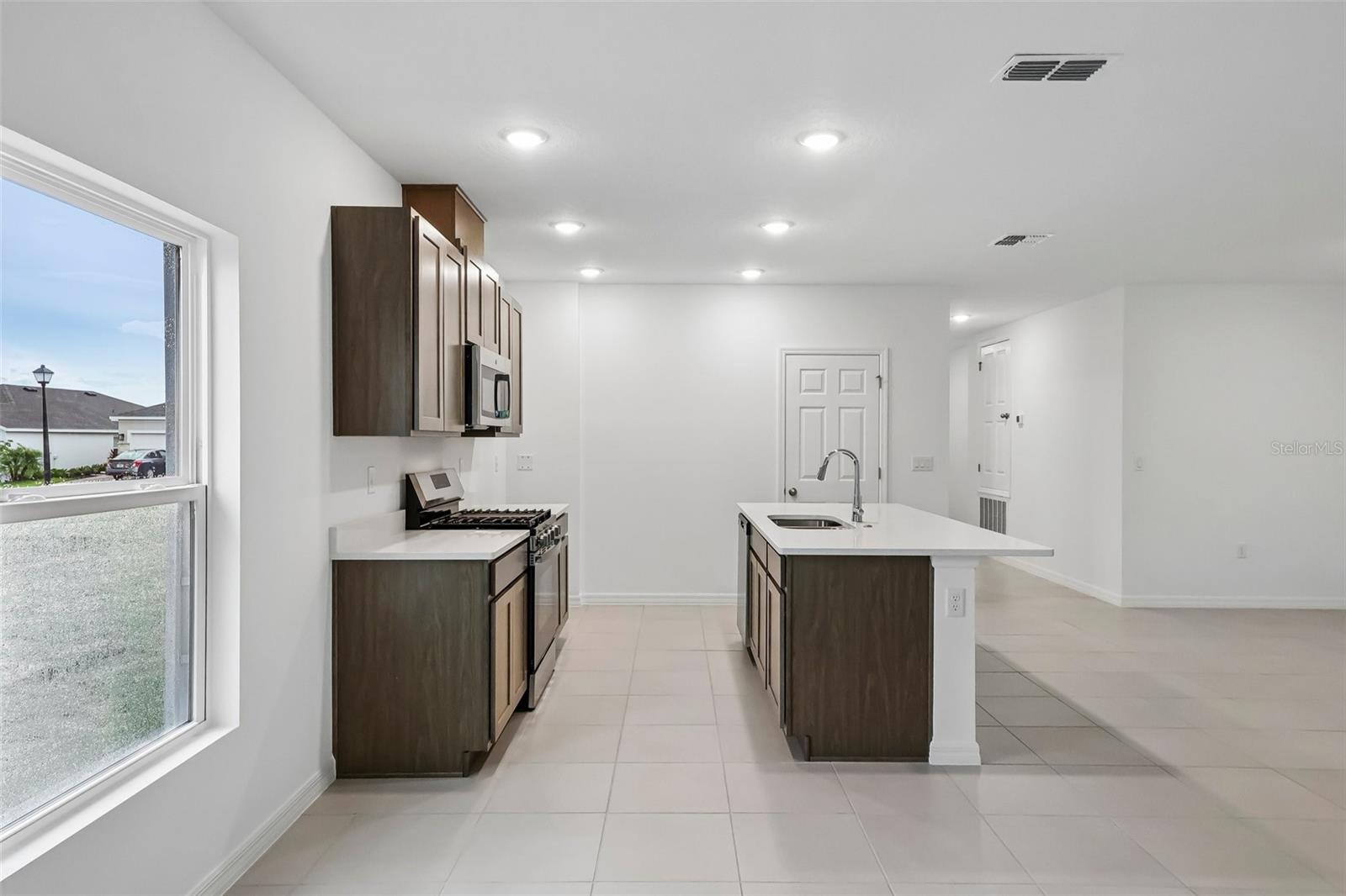 27456 Black Kite Ave Property Photo 12
