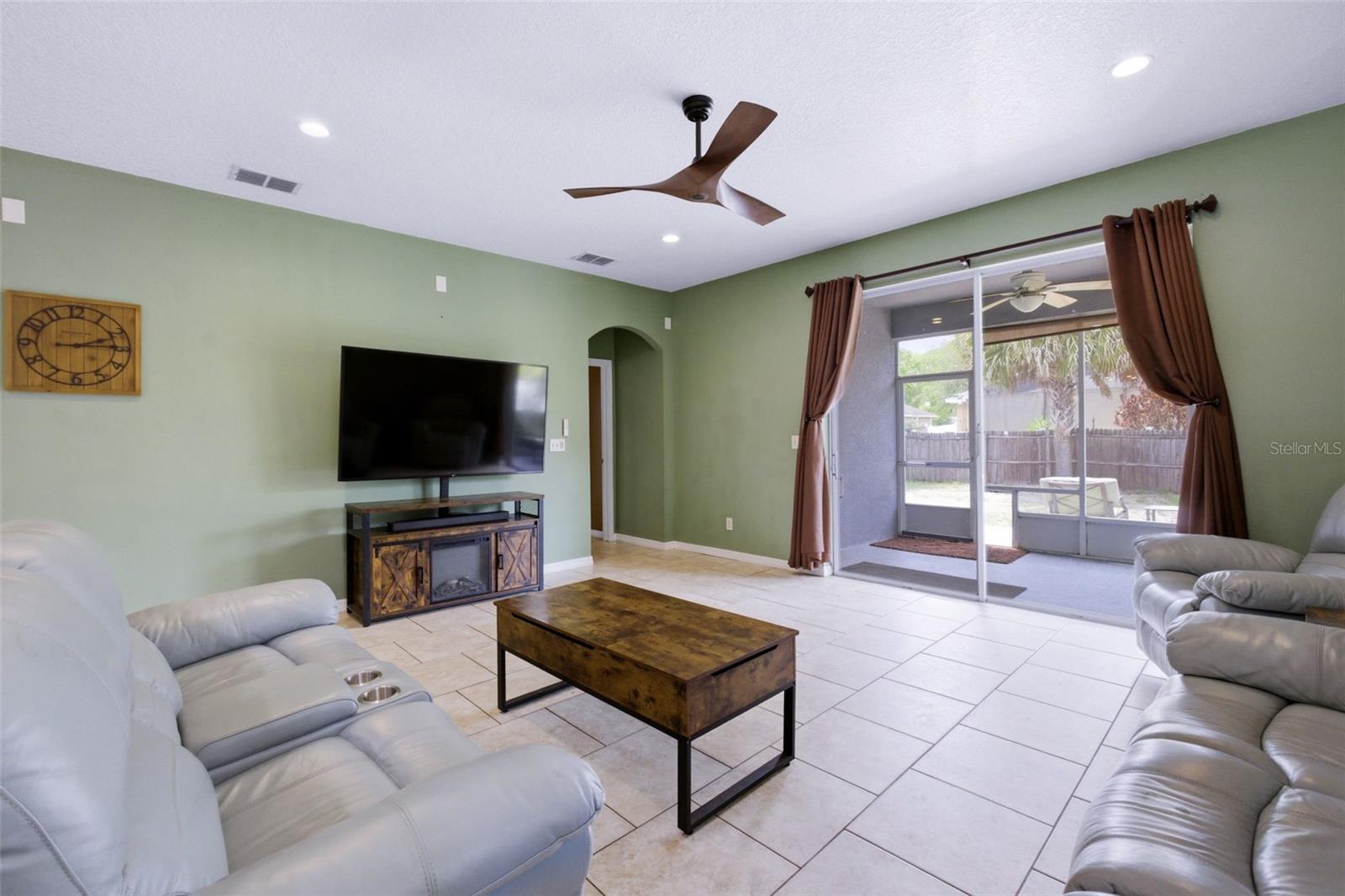 35937 Dawn Dr Property Photo 6