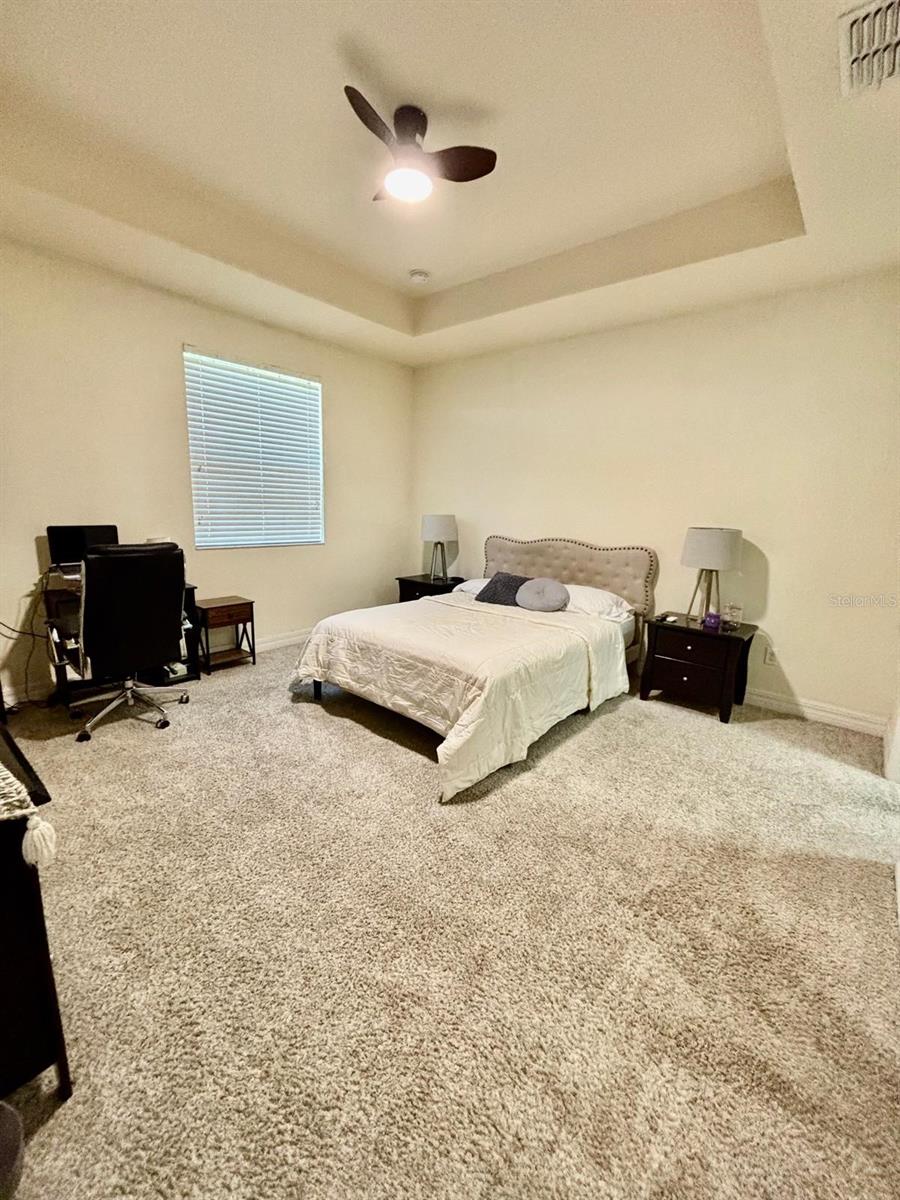 O6400537 Property Photo 7