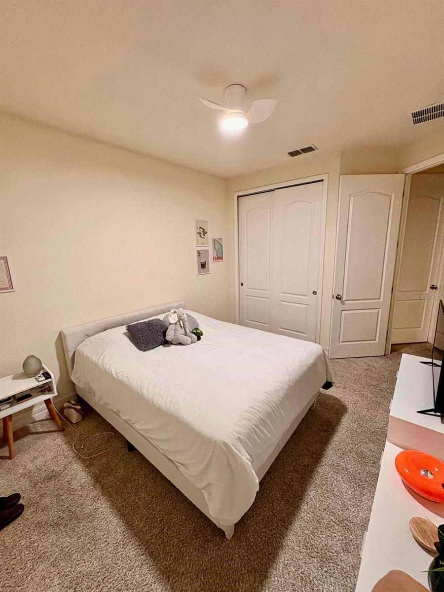 O6400537 Property Photo 14