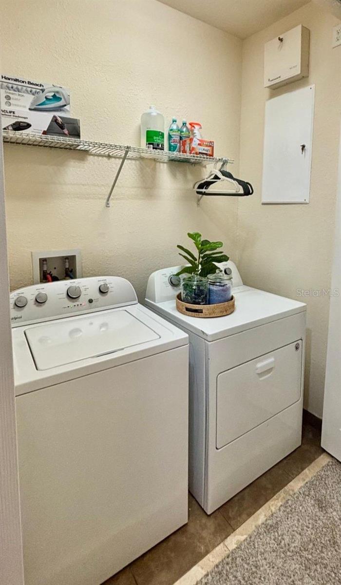 O6400537 Property Photo 17