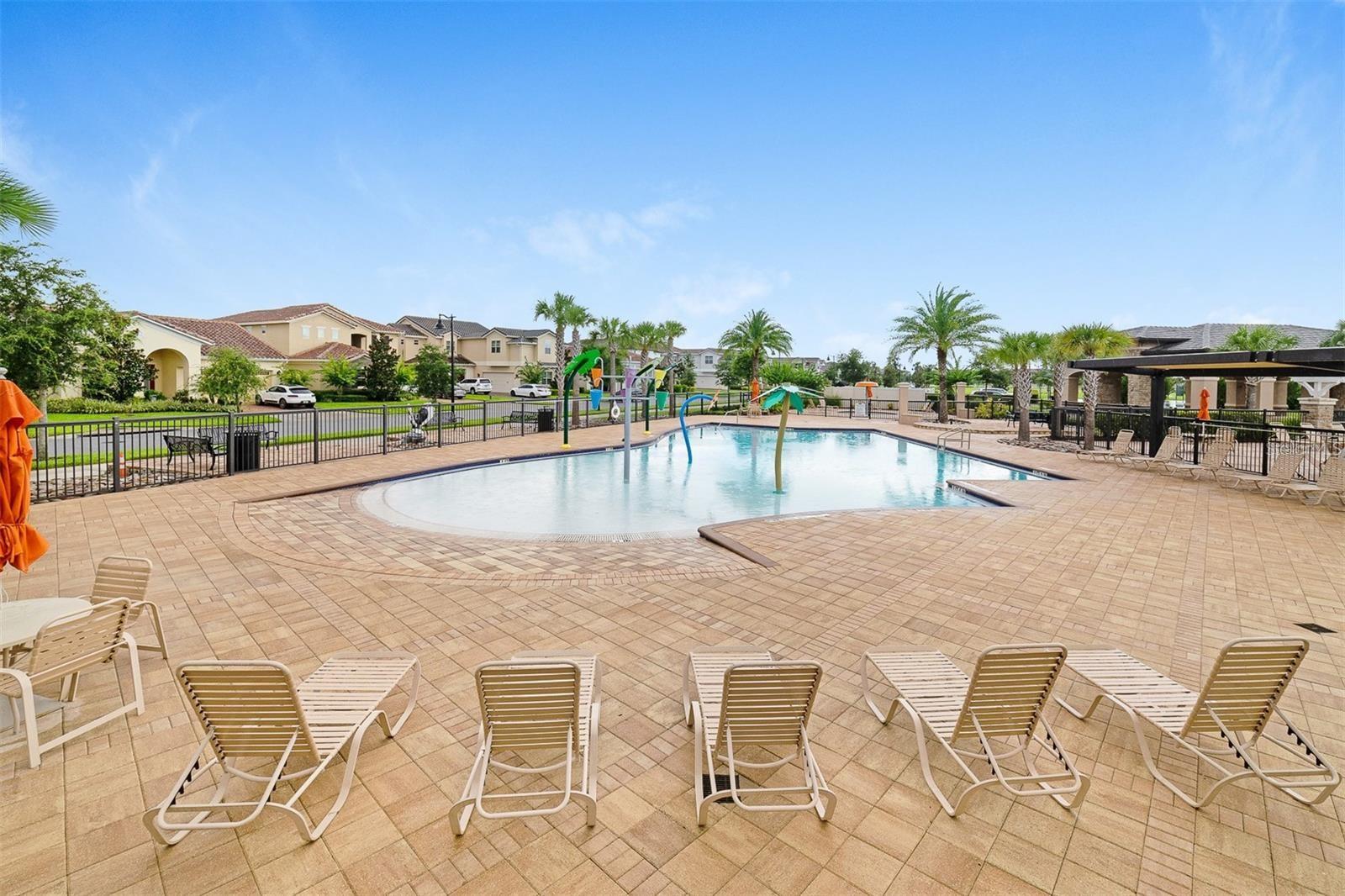 O6400537 Property Photo 33