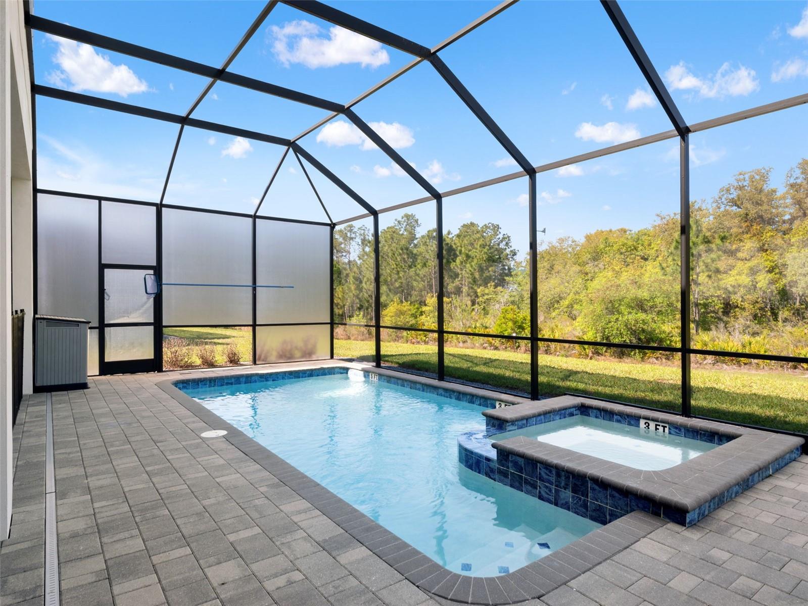 2021 Oak Creek Loop Property Photo 3