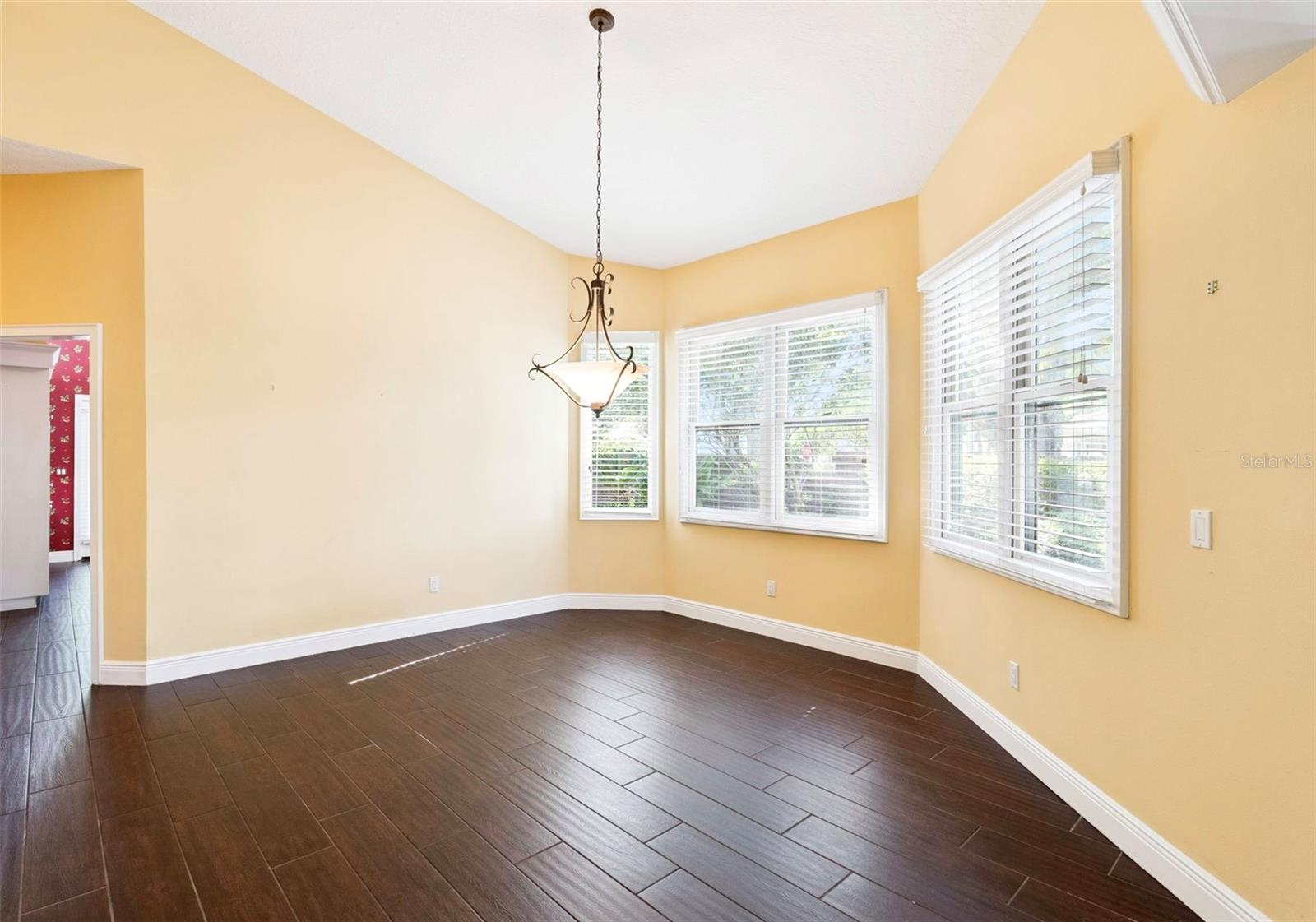 1250 E Langley Ct Property Photo 8