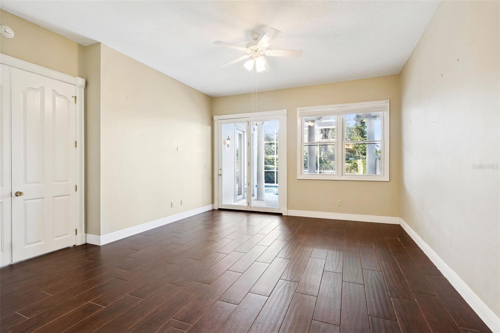 1250 E Langley Ct Property Photo 10