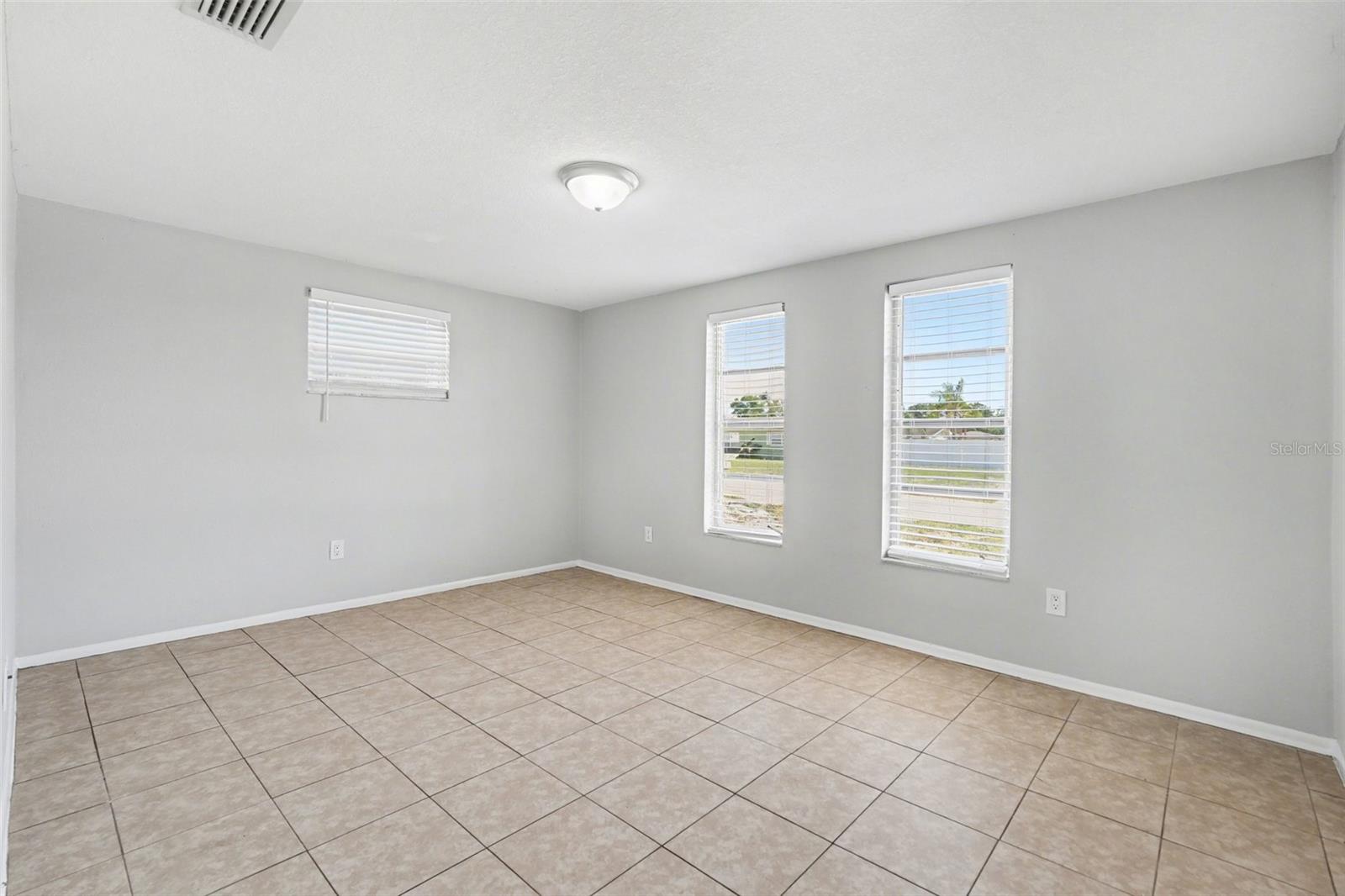 6337 Bonaire Ave Property Photo 3
